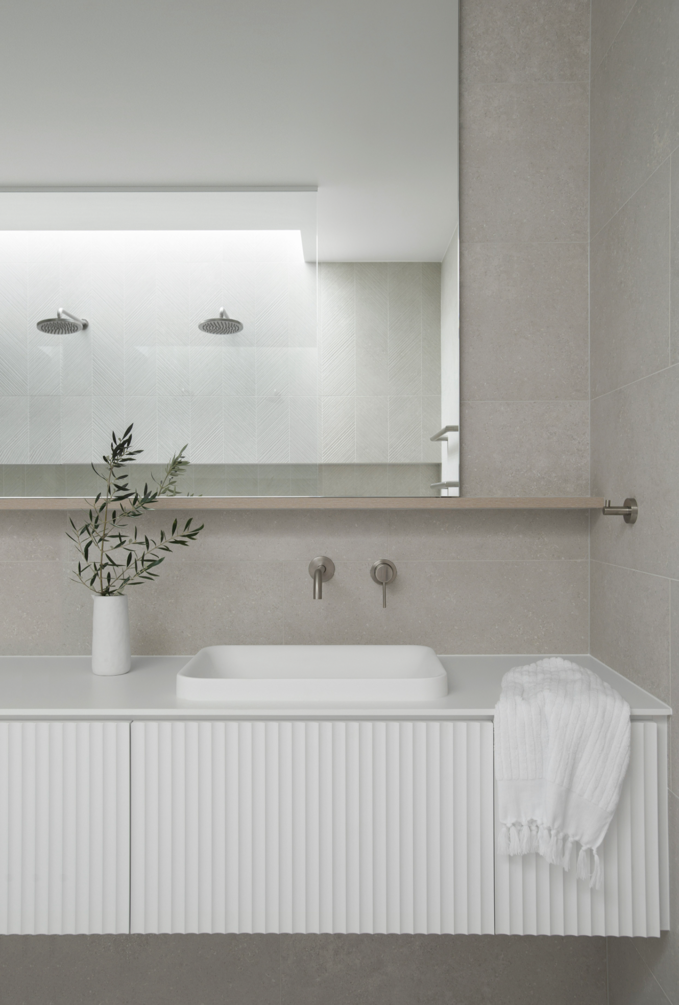 Contemporary Coastal Ensuite bathroom vanity mirror design for bathroom renovation