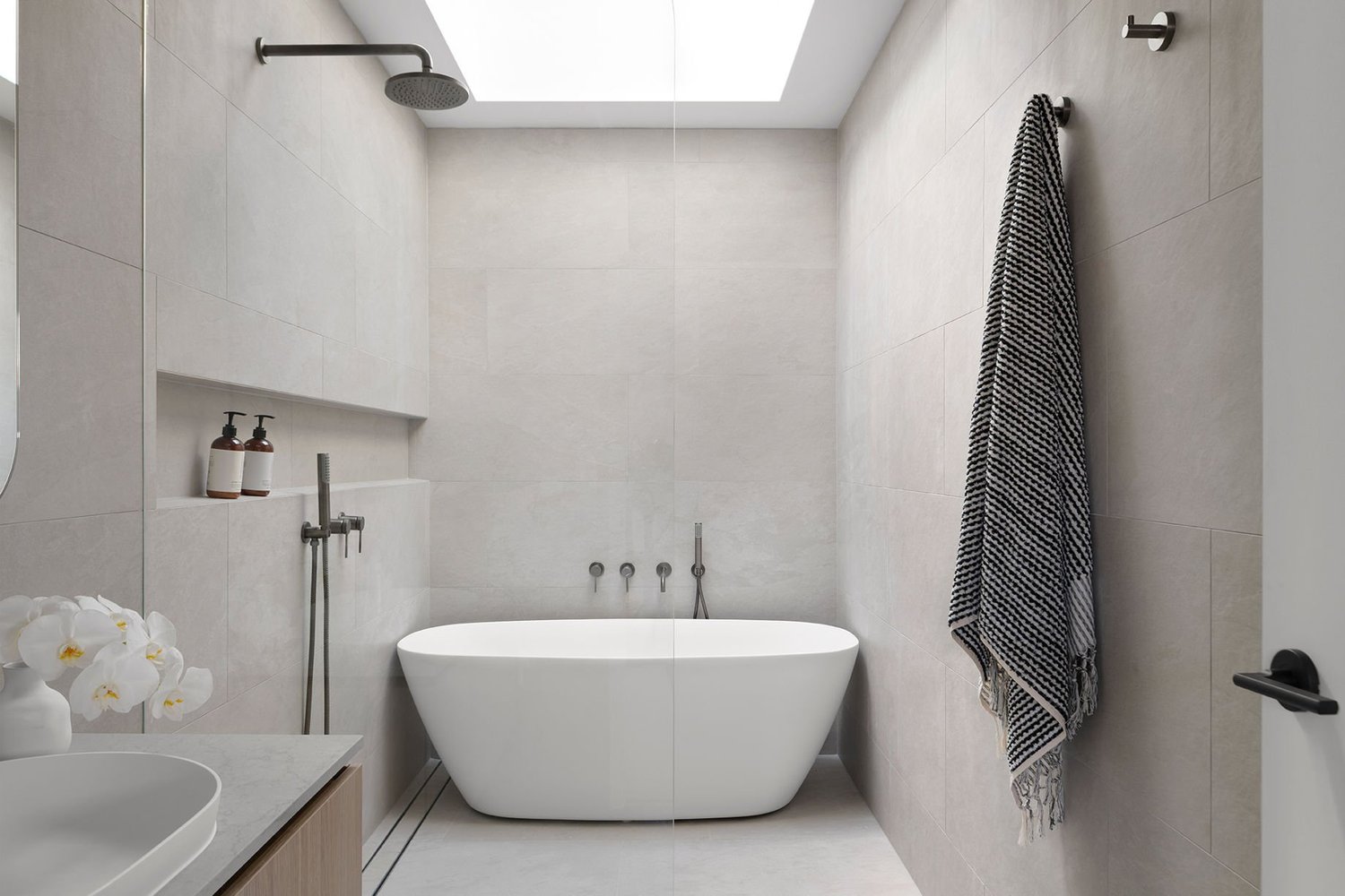 Do’s and Don’ts Of Ensuite Bathroom Design — Zephyr + Stone