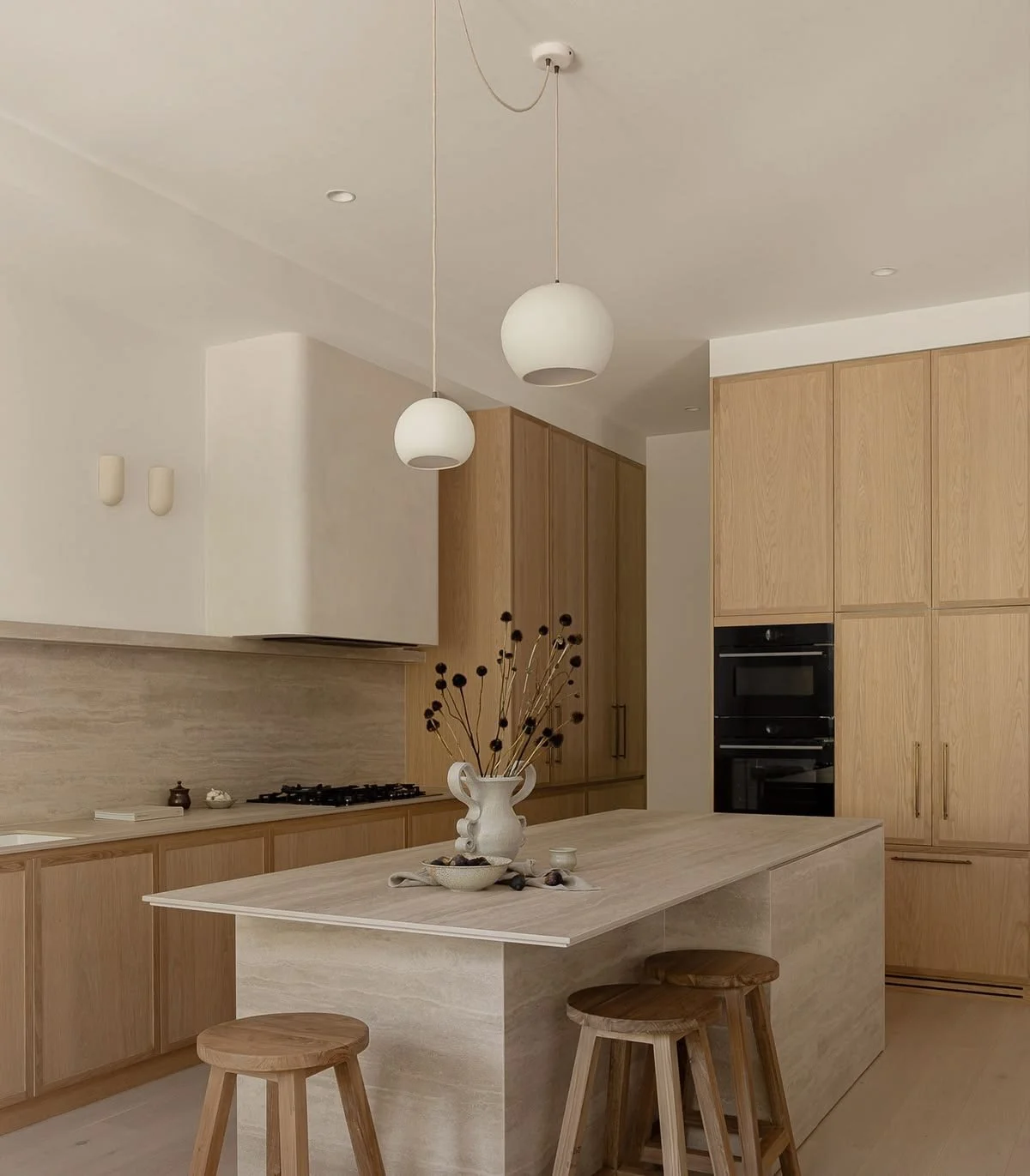 kitchen-island-seating-zephyr-and-stone-blog