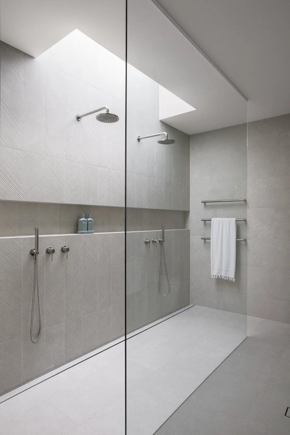 Do’s and Don’ts Of Ensuite Bathroom Design | Zephyr and Stone