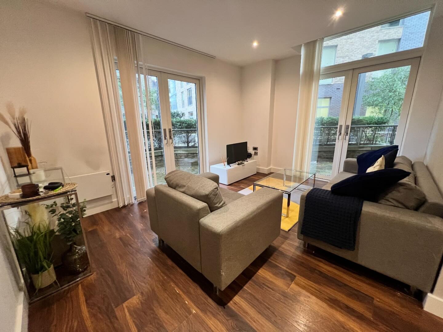 Deep clean in Greengate Manchester. 2 🛌 3 🛁townhouse.
15% off untill Christmas. Remember your actual appointment doesn’t have to be within this time frame just the booking.
For private client’s only
