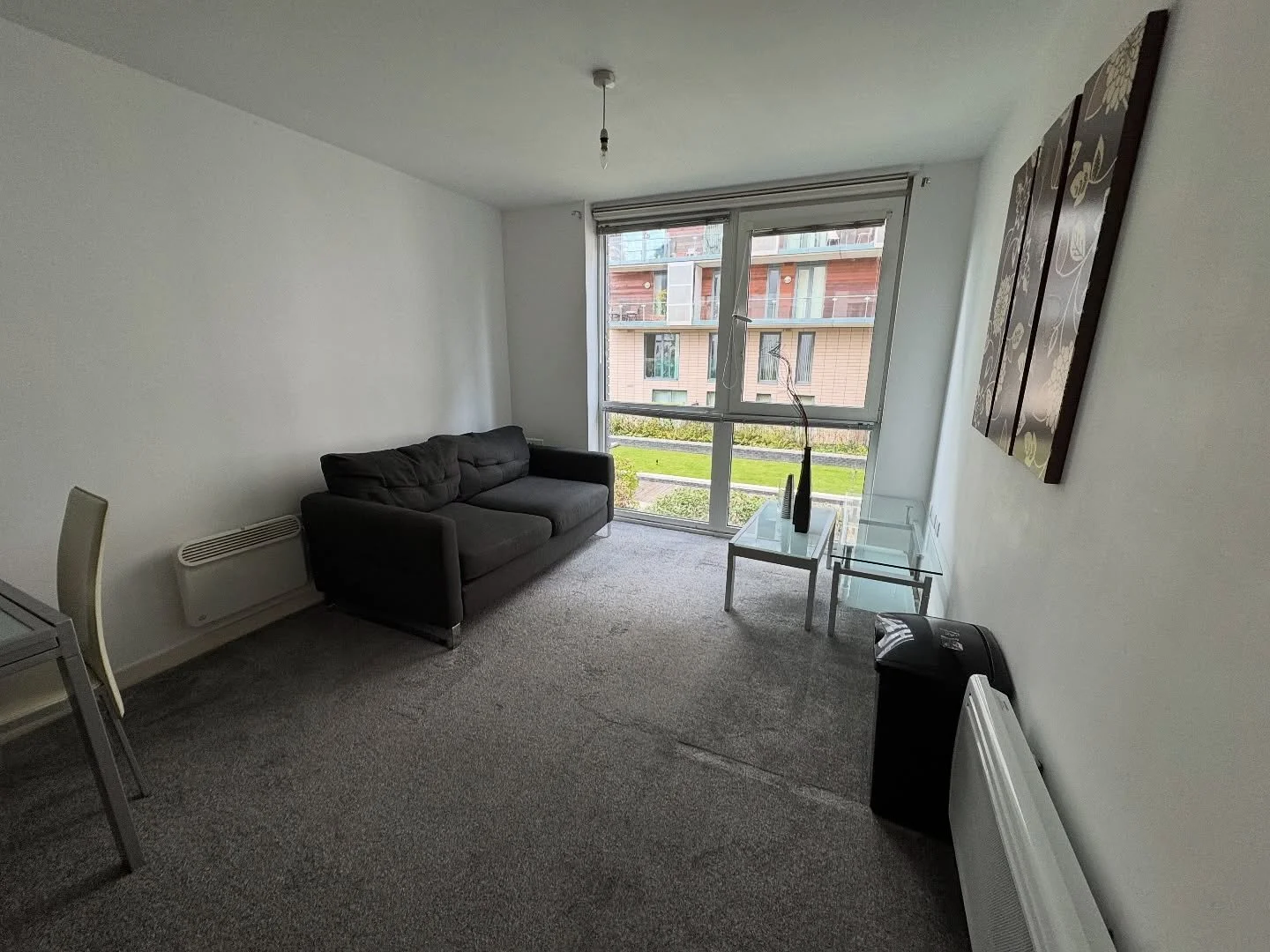 Urgent end of tenancy clean at Spectrum Manchester for a leading estate agent.
1 Bed / 1 Bath &ndash; turned around same day, ready for new tenants.