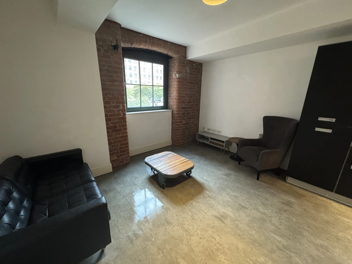 Macintosh Mills – living space after end of tenancy clean
