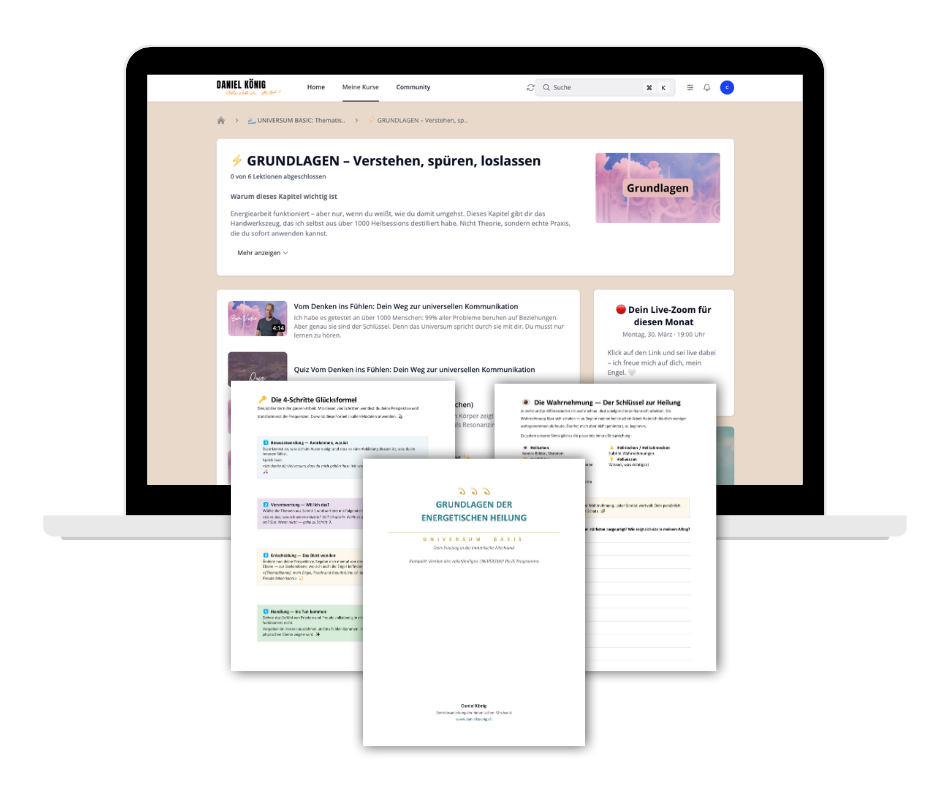 Ein Laptop-Bildschirm zeigt eine Lernplattform mit Kursmaterialien zum Thema "Grundlagen - Verstehen, spüren, loslassen", im Vordergrund liegen mehrere ausgedruckte Kursunterlagen.