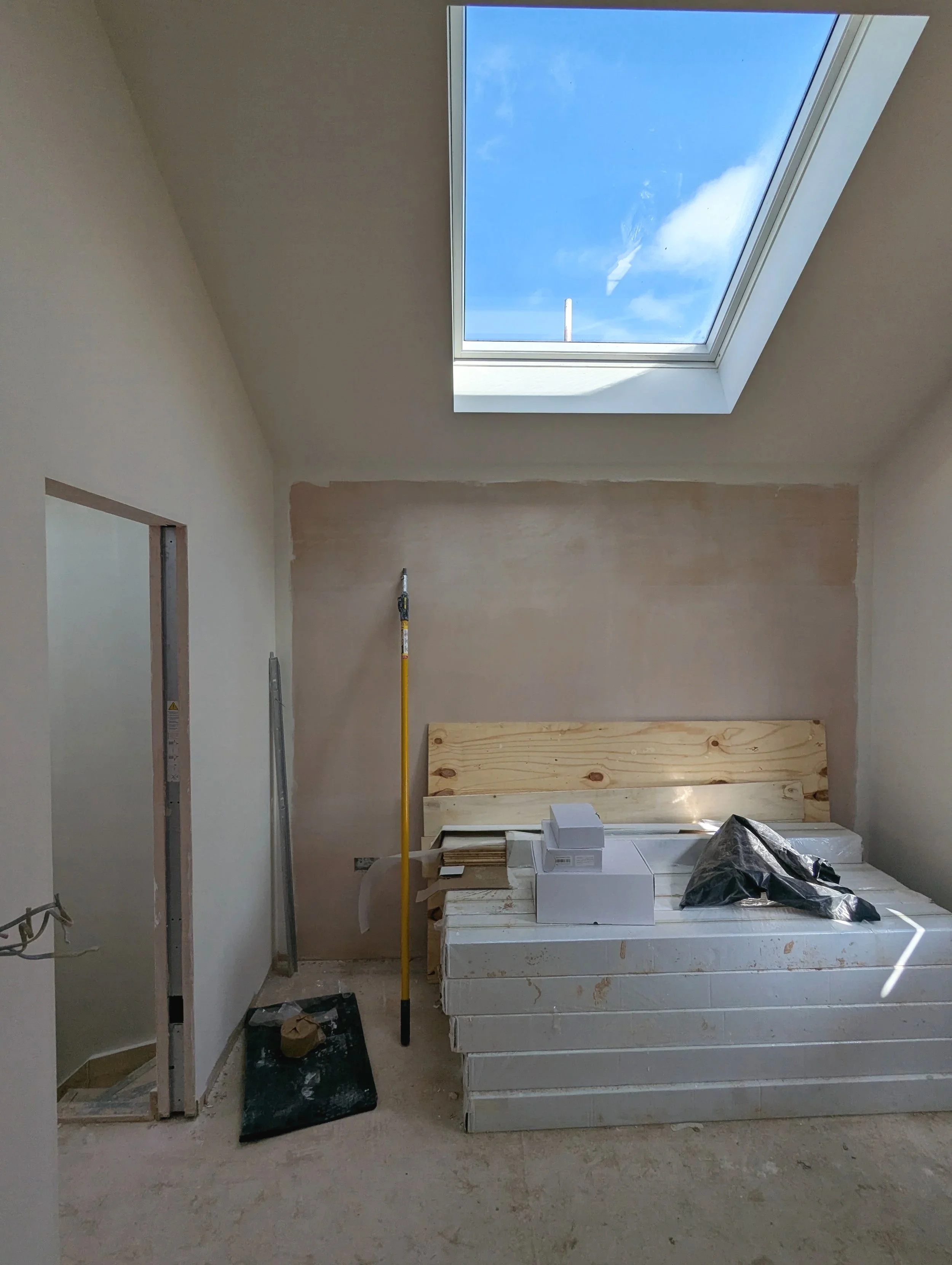 06/25 Harcourt Road nears completion