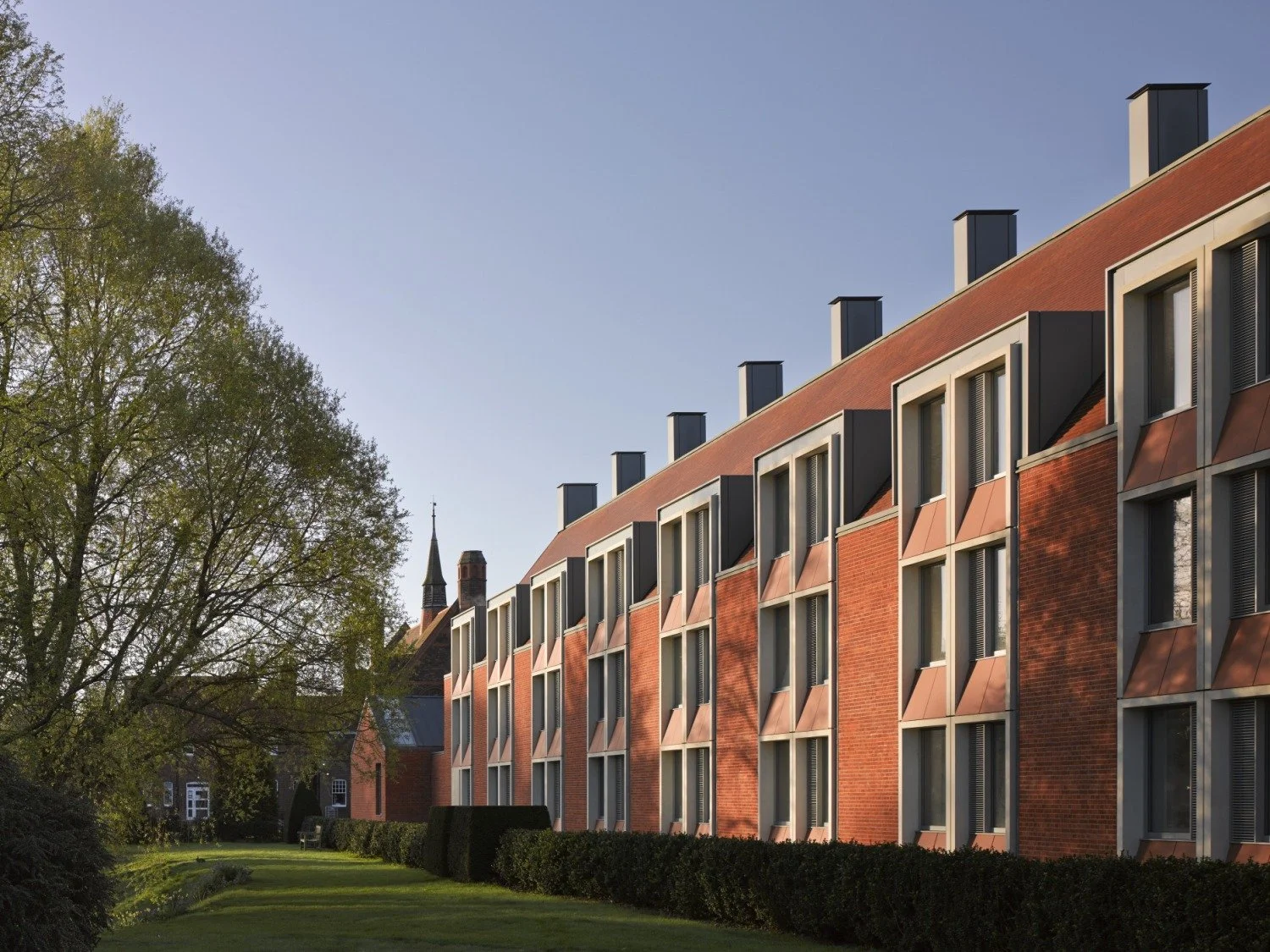 10/14 Ash Court, Girton College