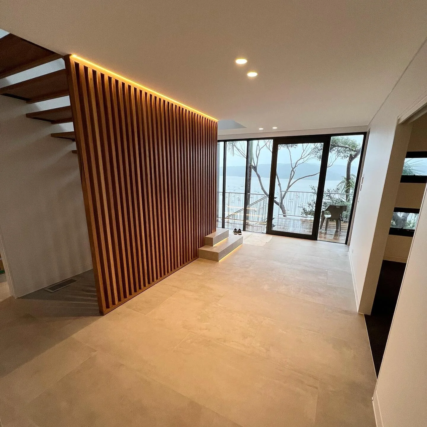 A few photos from our recently completed Palm Beach project. This 5 bedroom home was caulked from top to bottom! 

👈🏼 Swipe left for more photos 👈🏼