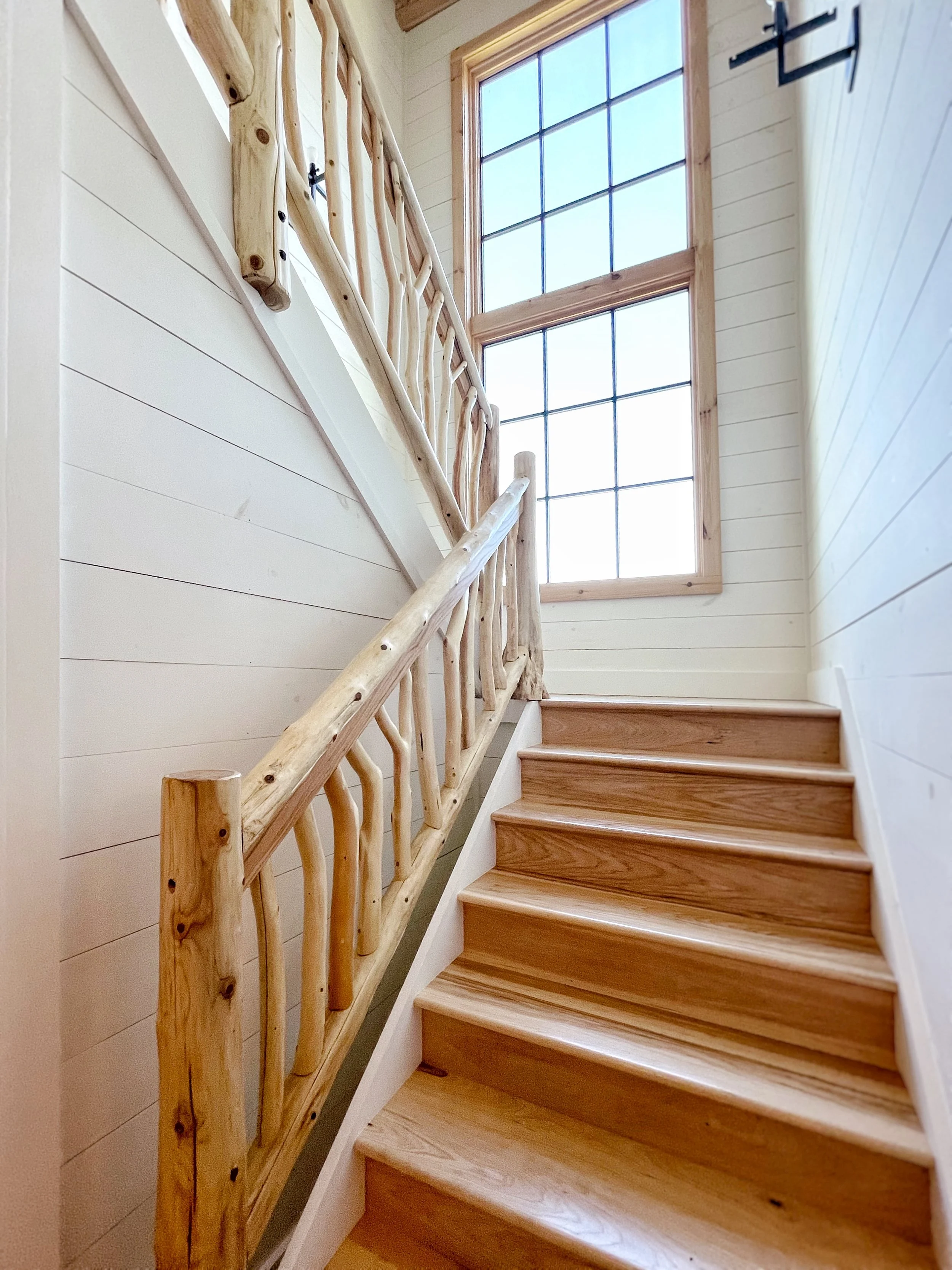 Cedar logwork railing - Russ Gleaves, Hope Falls Rustic