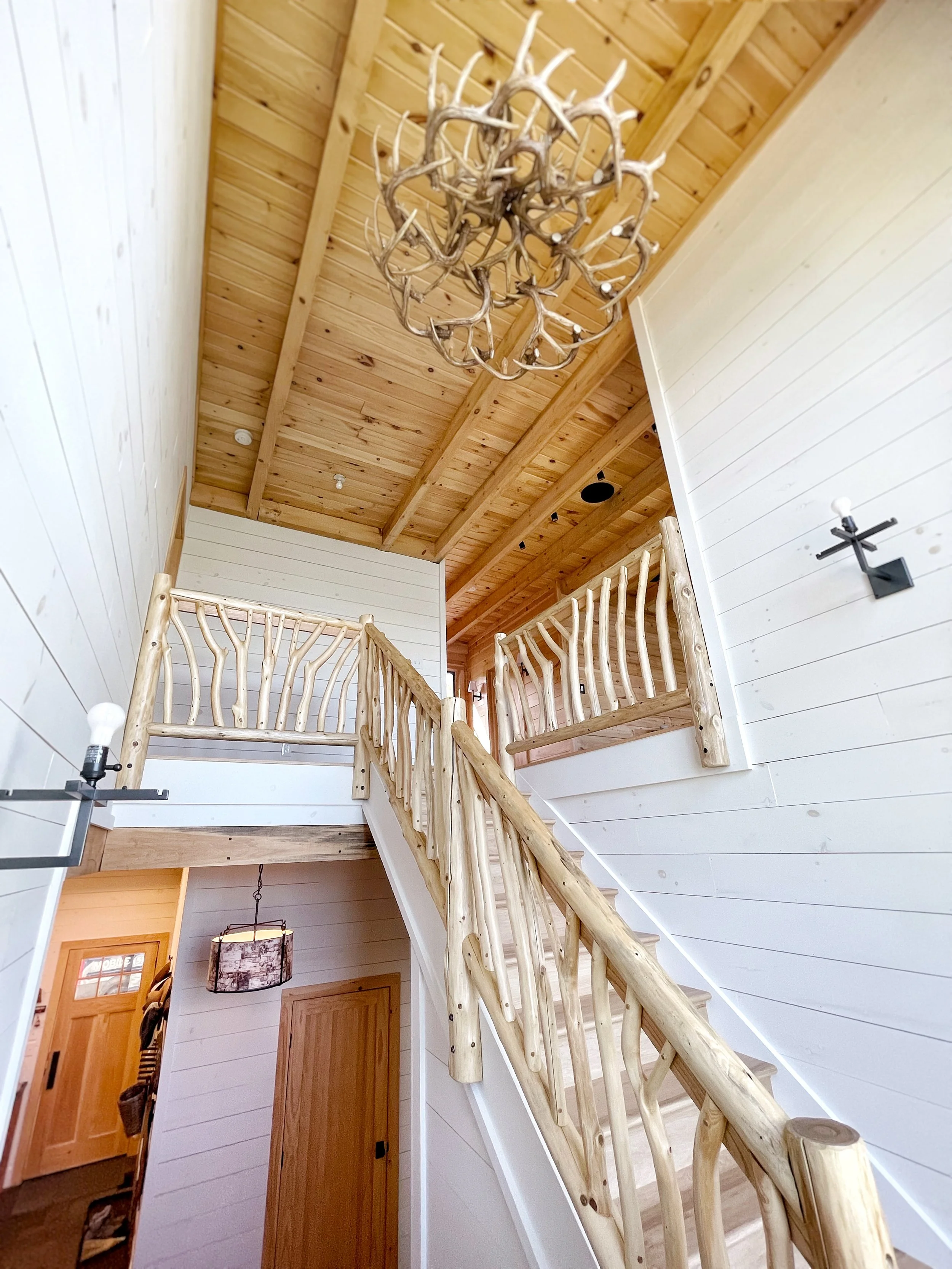 Cedar logwork railing - Russ Gleaves, Hope Falls Rustic