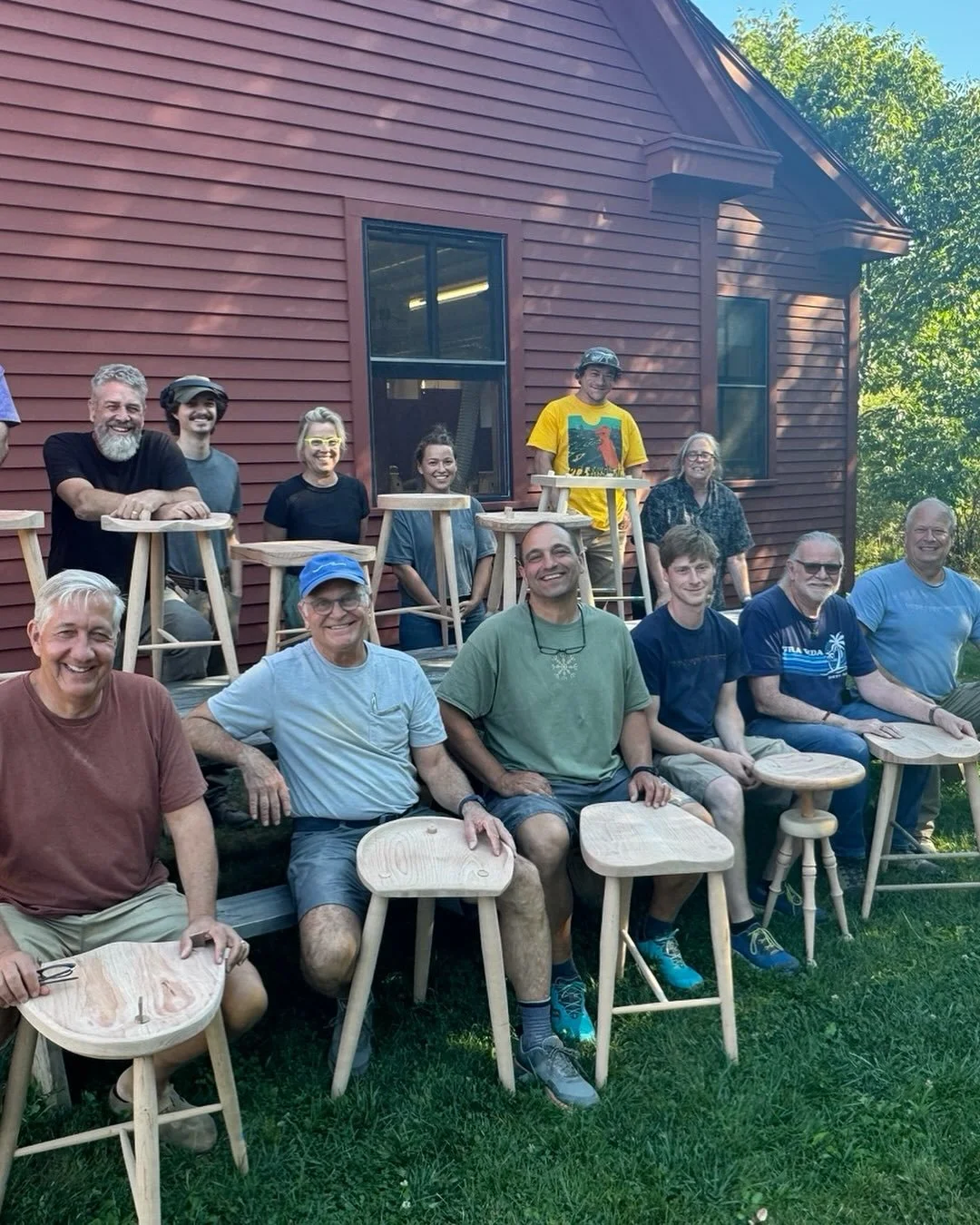 What a great class! Stools with stretchers. Everyone finished one and some folks made two! It was a fast paced 5 days  @woodschoolmaine!!!!
#seating #stoolmaking #chairs #woodturning #woodworking #furnituremaking