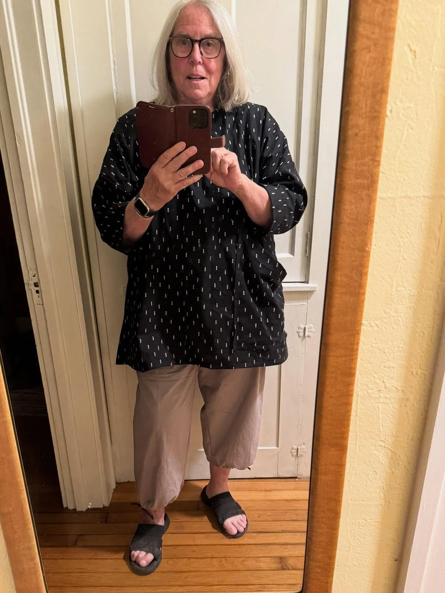 I finally started sewing!!! Something I have wanted to do for a long time. This is my first pants and shirt!
#sewing #selfsufficient #petsonalfashion #makeotyourself #dyi