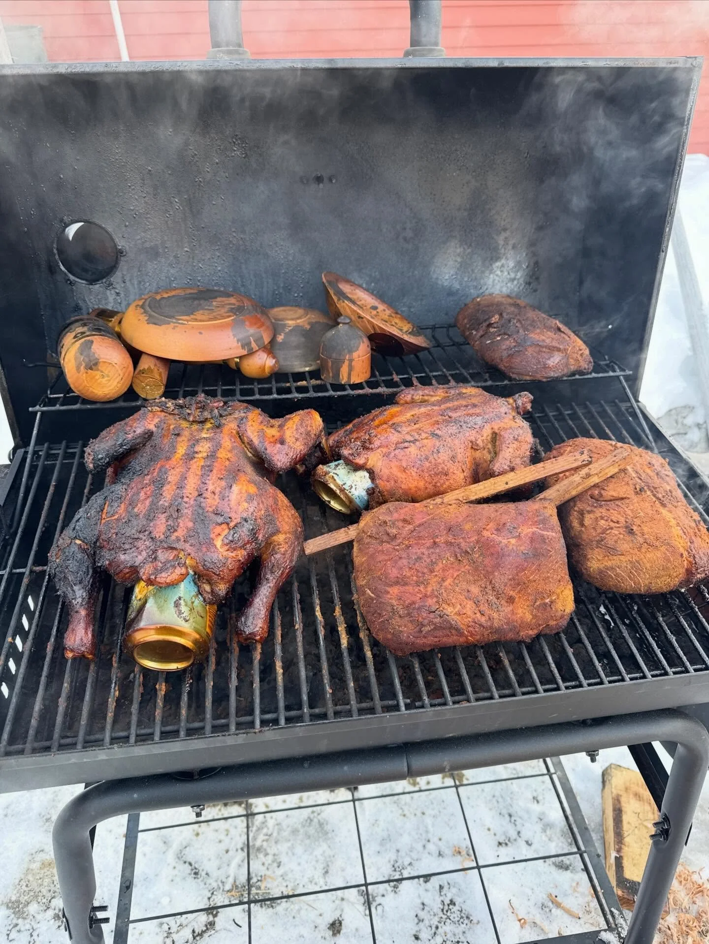 We had our first awesome smoking/potluck event at the Turning Intensive #woodschoolmaine ! The students produced wet cherry chips turning bowls all week. We used them to smoke food for potluck. #bbq  #woodturning #woodworking #potluck