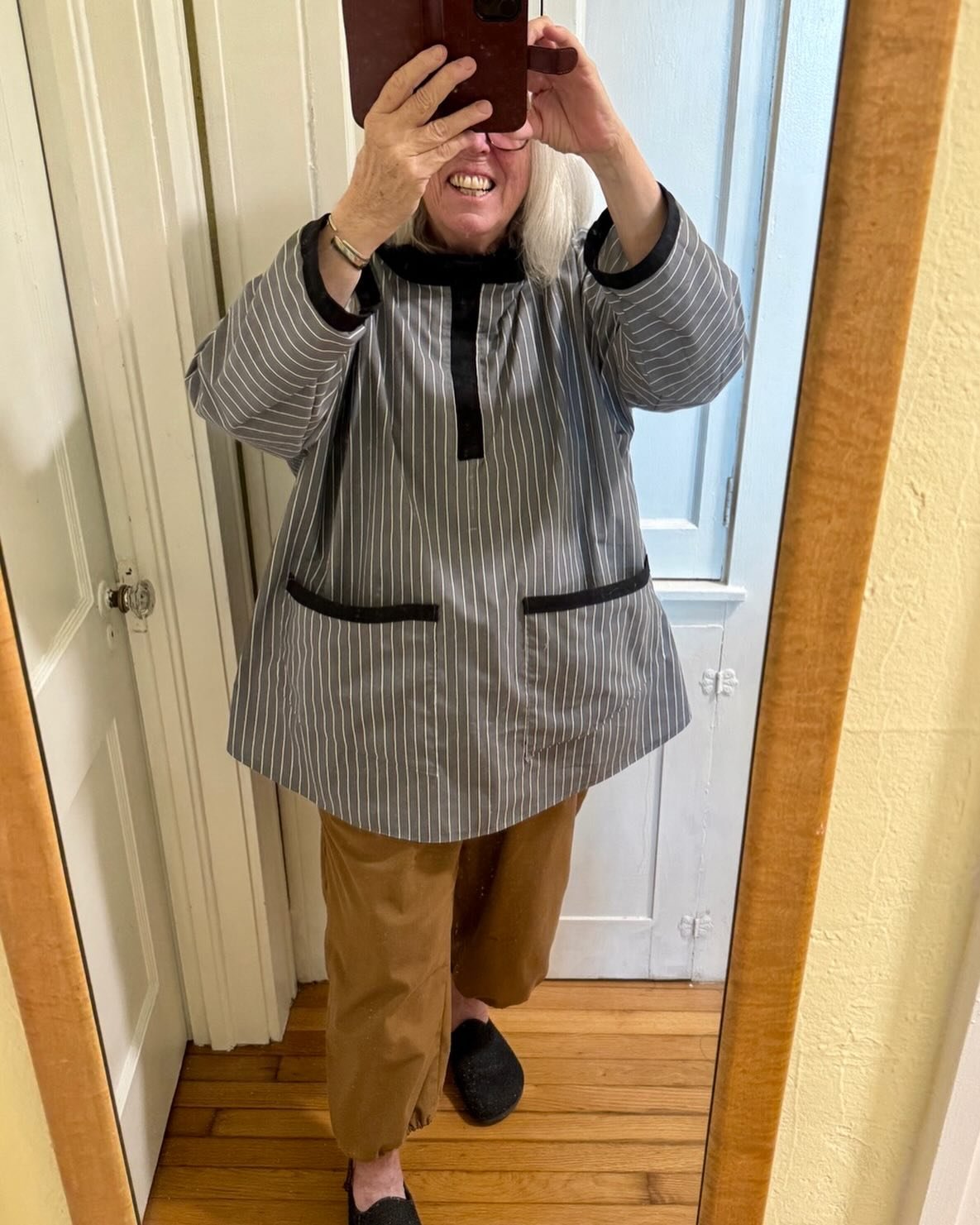 I drafted my own pattern!!!!!!! So exciting! This is my sample made from a sheet I bought at goodwill for 3 dollars.
#sewing #draftingsewingpatterns #shirtfromasheet #makeyourowncloths #sewingisasuperpower