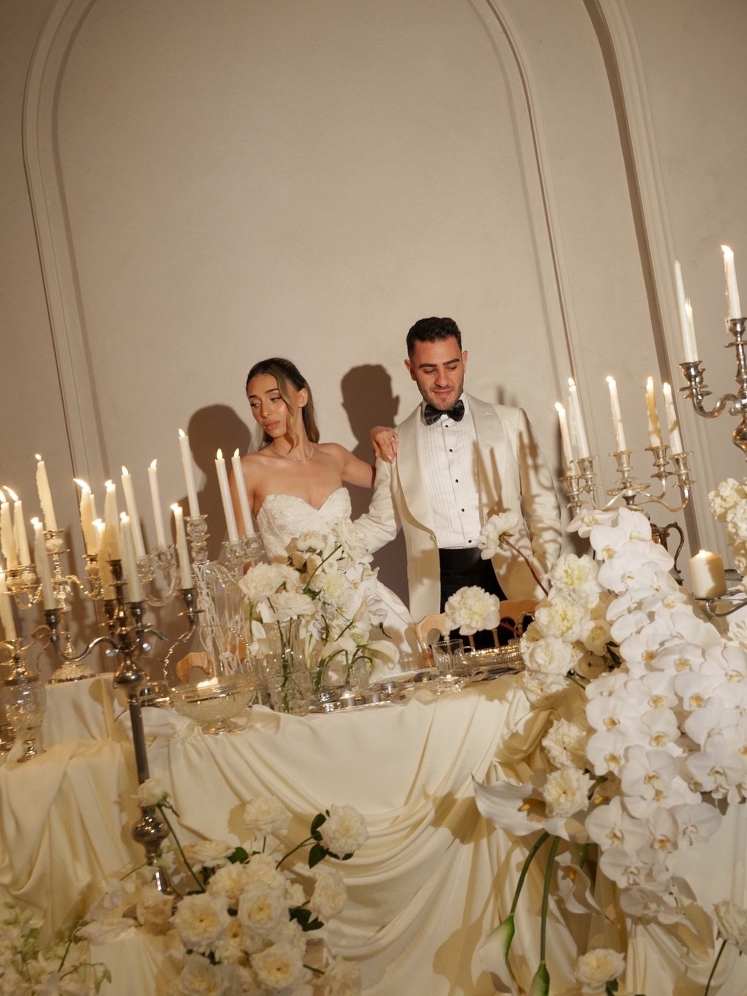 Chantel &amp; Imad at their sweetheart table ✨
A moment designed just for the two of them, quiet, intimate, deeply romantic and completely their own.

For florals, styling and design that feels like you&hellip;
Enquire via our website
www.loversandfl