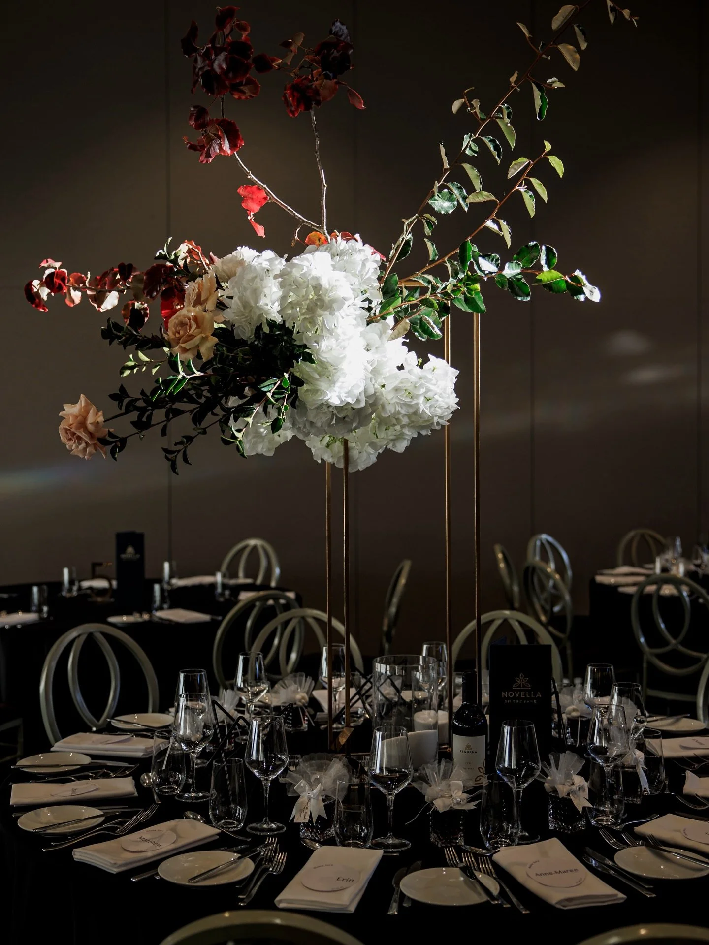 Floral stands to add a sense of grandeur to Isabella &amp; Adrian&rsquo;s reception space x 

For immersive florals and styling for your wedding enquire via link in bio x 
www.loversandfleurs.com.au 
.
Dream team
Flowers, styling, concept @loversandf