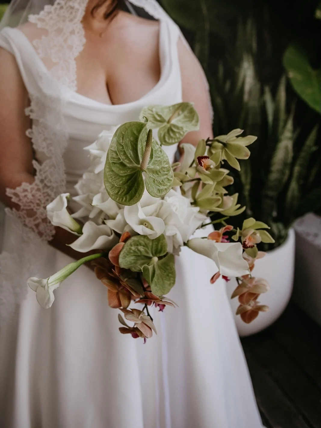 And that&rsquo;s a wrap 🐚 For beautiful Ashley &amp; her love Erik.
Thank you both so much for entrusting Lovers &amp; Fleurs with your most special day. This was such a fun and creative wedding, the coastal detail was so perfect for @dunespalmbeach