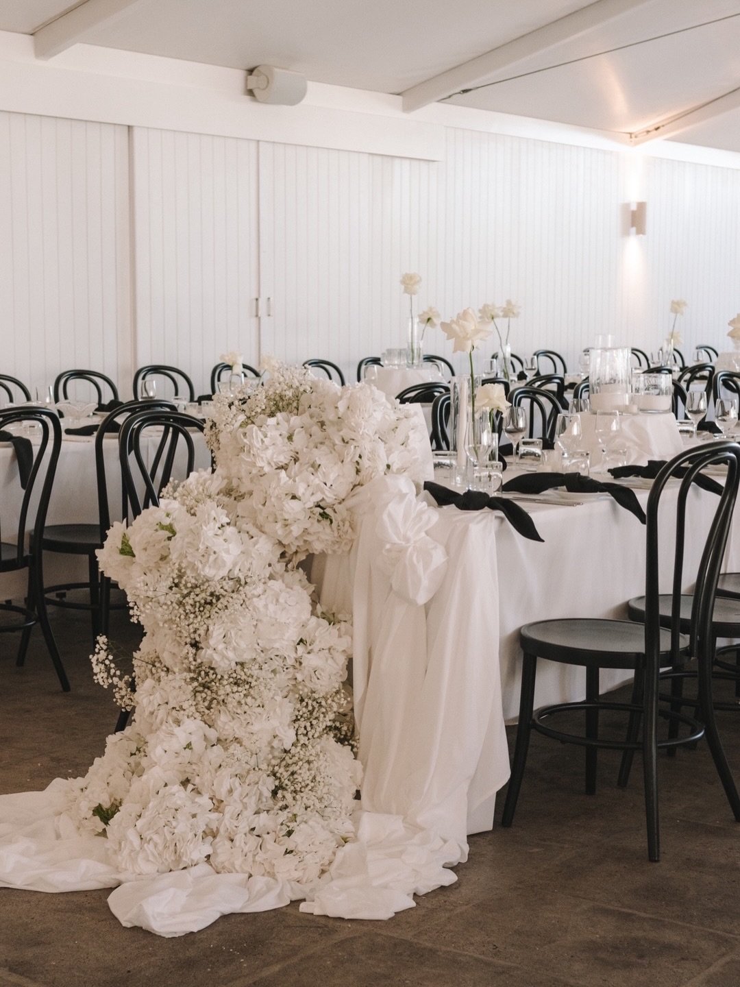 Cascading table ends and gathered fabrics for Emma &amp; Zac&rsquo;s guest tables 🤍 perfection! 
.
Dream team
Flowers, styling, textiles, design @loversandfleurs 
Lovers @emmarodriguessss @zacrodrigues 
Venue @ravensthorpe.estate 
Photographer @jaso