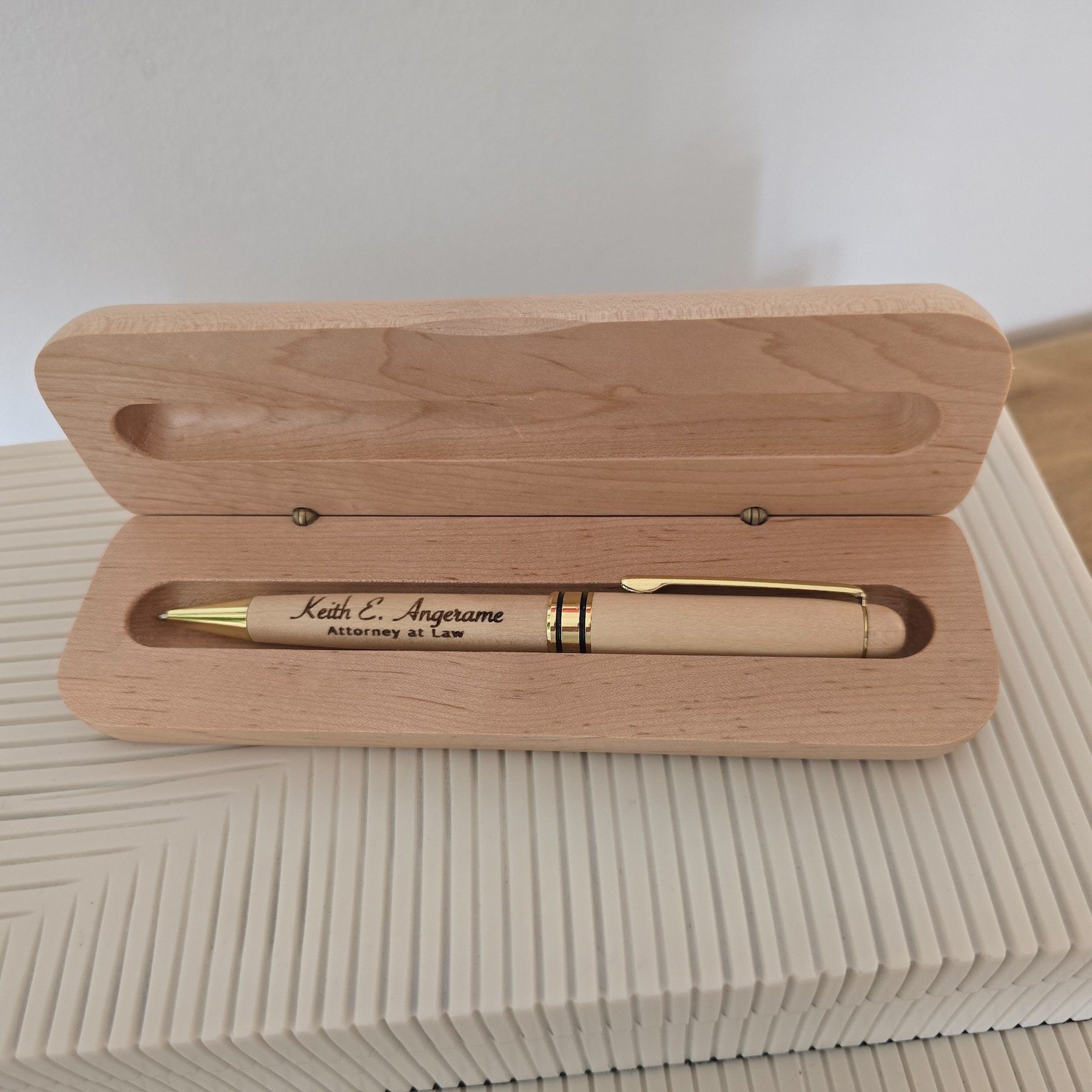 custom-engraved-pen