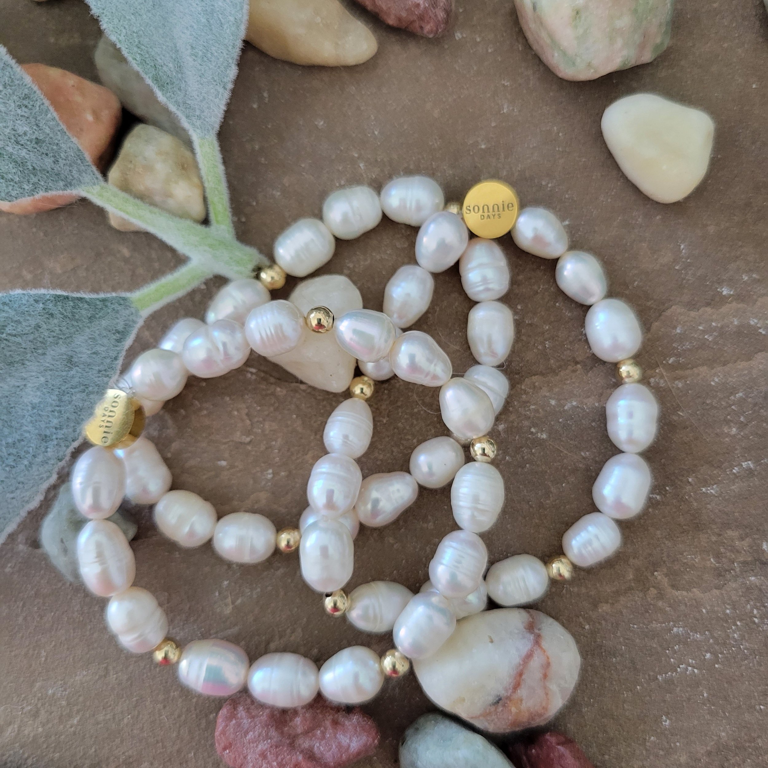 Simple Elegance Pearl Bracelet