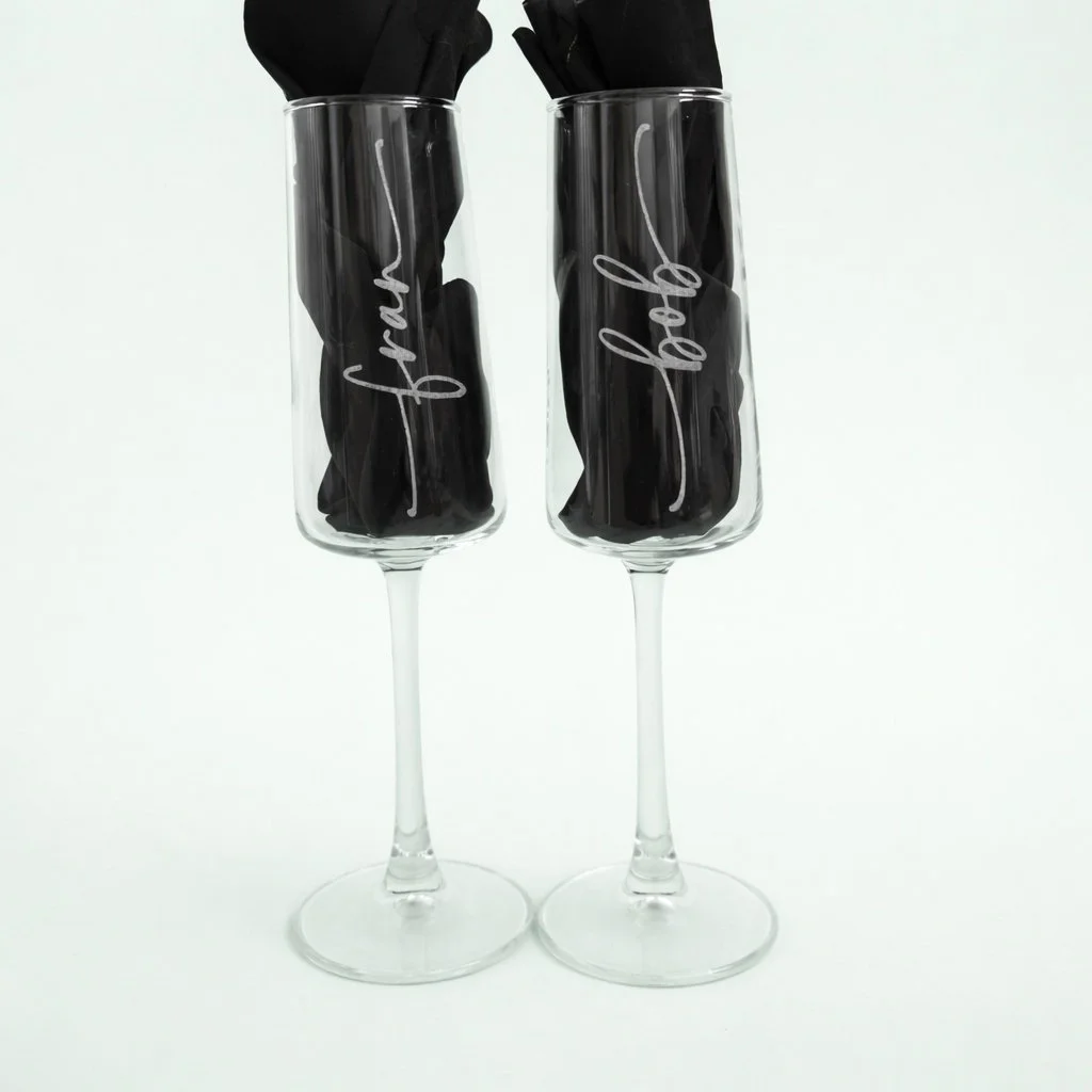 Personalized Etched Champagne Flutes – Custom Wedding & Anniversary Gift
