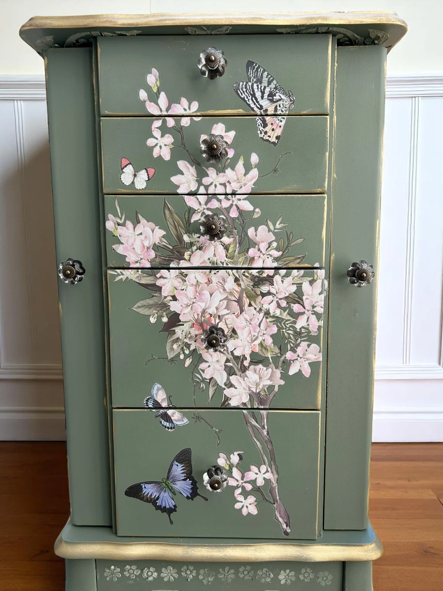 Sage & Wood Blossoms