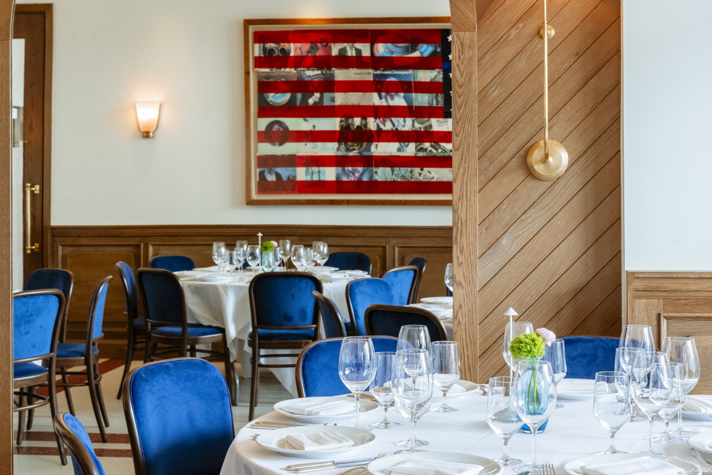 Brunch setting inside Le Bilboquet Cherry Creek French bistro