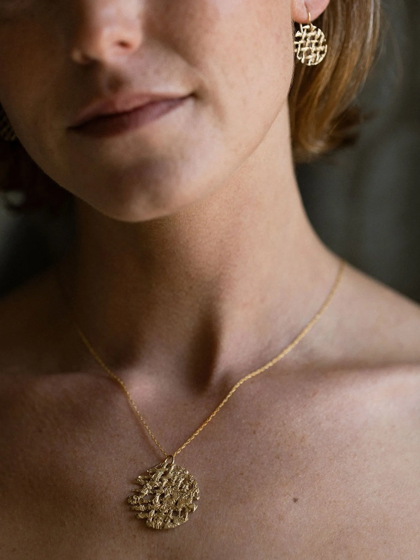 The Sincera Collection :: available soon on amyvanderels.com ✨

📷 by @jesikatheos of @morganrosefineart in the Nella Necklace + Dangles by @amyvanderels