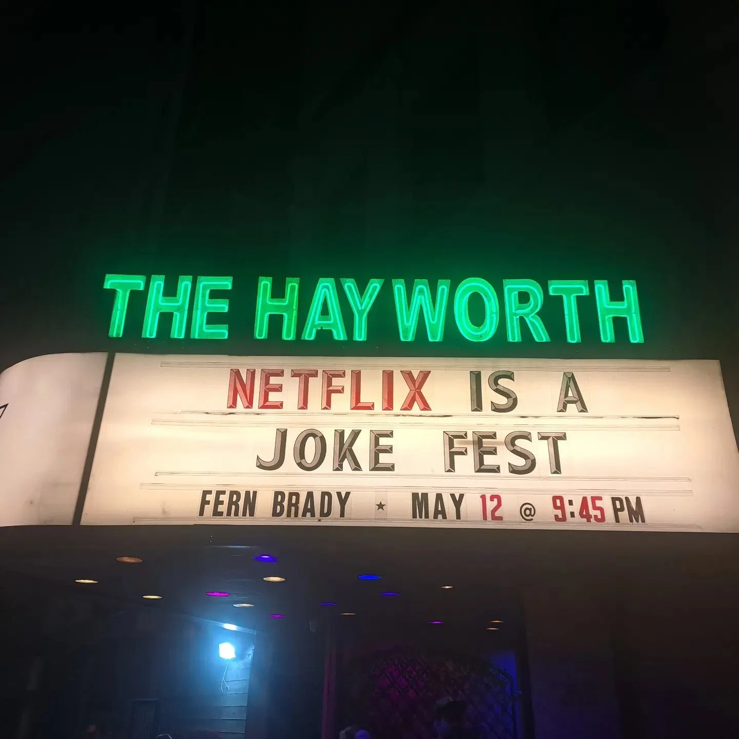 What a dream to see @fernfrombathgate perform in real life. 🥰🤩 if you want just a fraction of the joy I have, check out her new Netflix special: Autistic Bikini Queen!

#comedy #netflixisajokefest