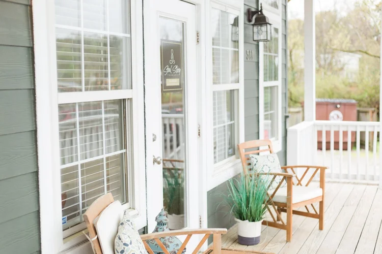 The welcoming front porch of a Soul Story Therapy office