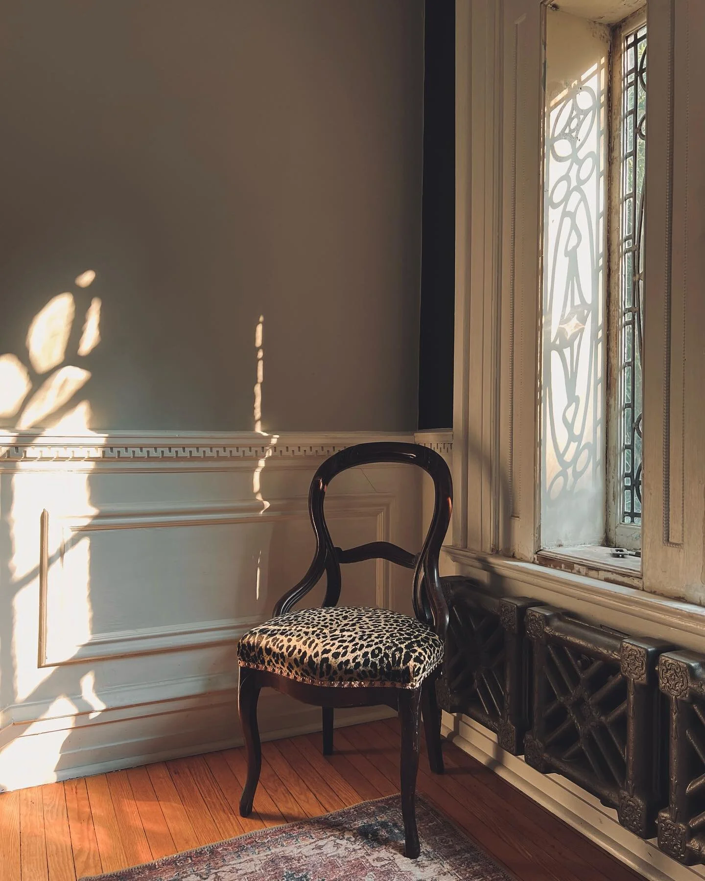 Light reflections
&hellip;
It&rsquo;s been such amazing weather here in Philly but the haze from the Canadian wild fires is hanging heavy in the air. There is a smoky smell that burns the nose after a little time outside and the light seems to have a