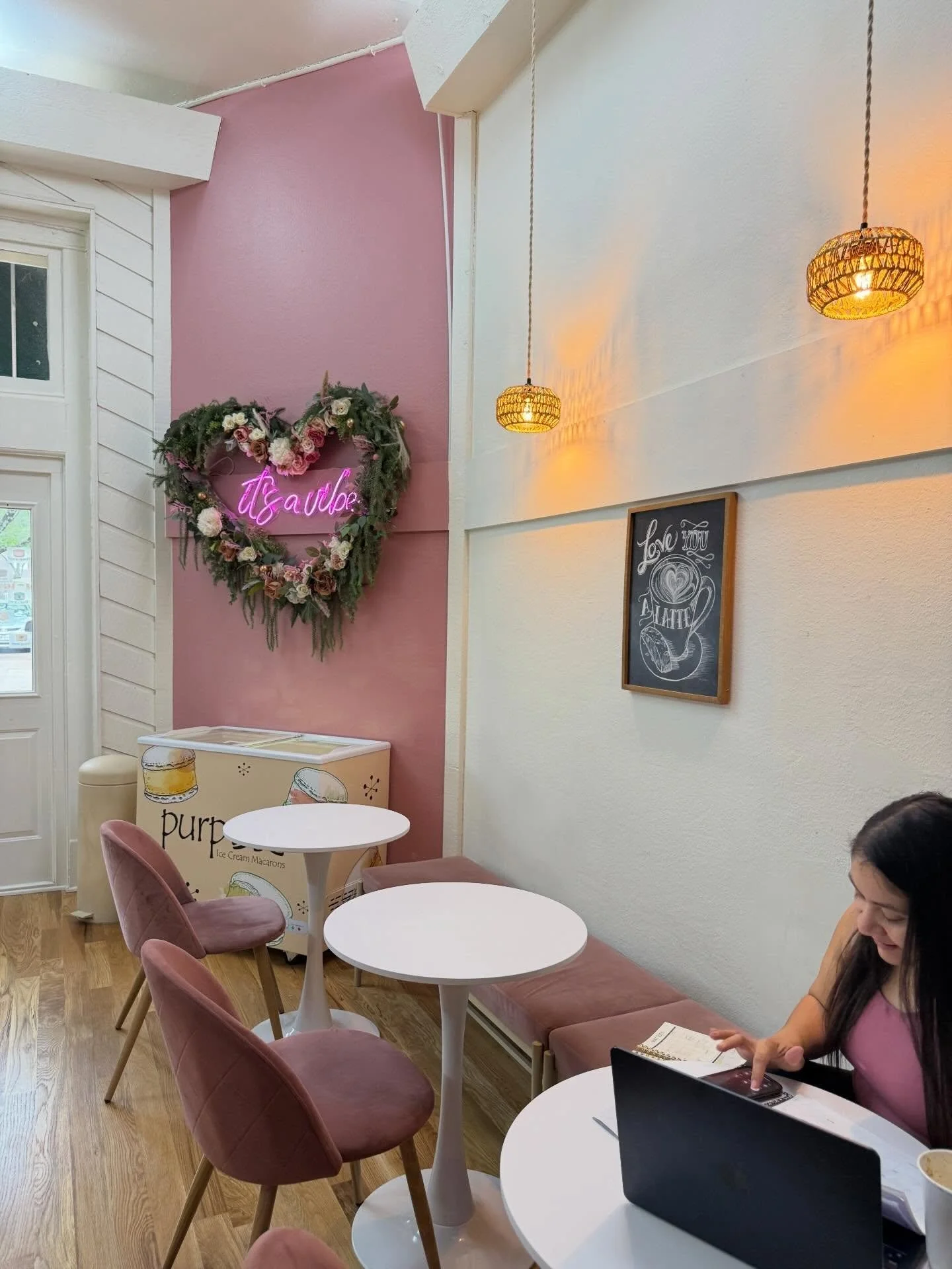@boba_licious_140 renovation is completed, y'all! Come on out!🧋🤩