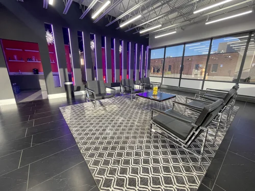Vanity Salon Suites - Madison Heights