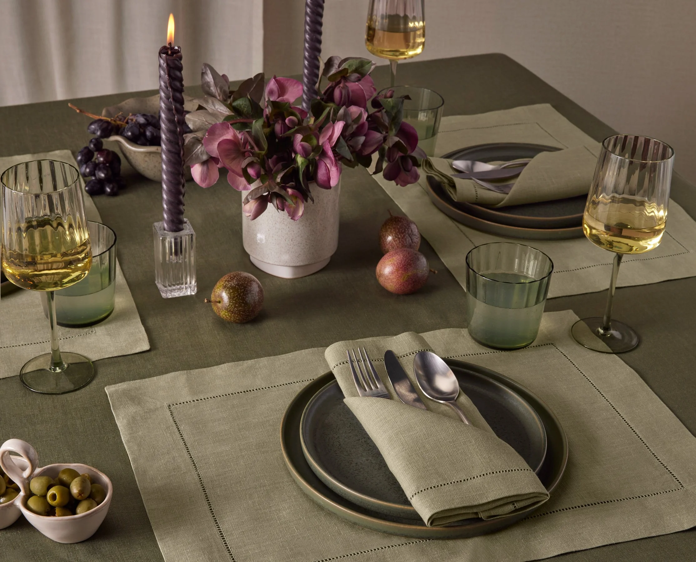 SFERRA_ECOMM_EVERGREEN_FESTIVAL_TABLE_MOSS-SAGE_STYLIZED-VIGNETTE_V2-full.jpg