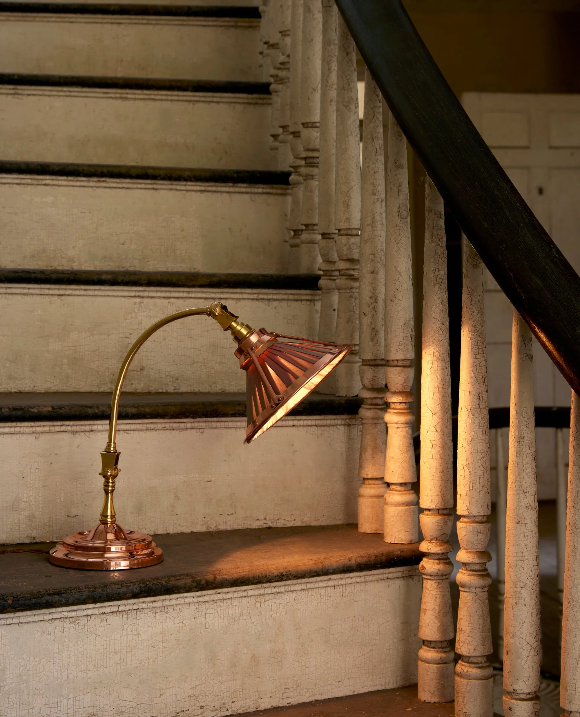 VER0123-Staircase-Lamps-834_v1.jpg