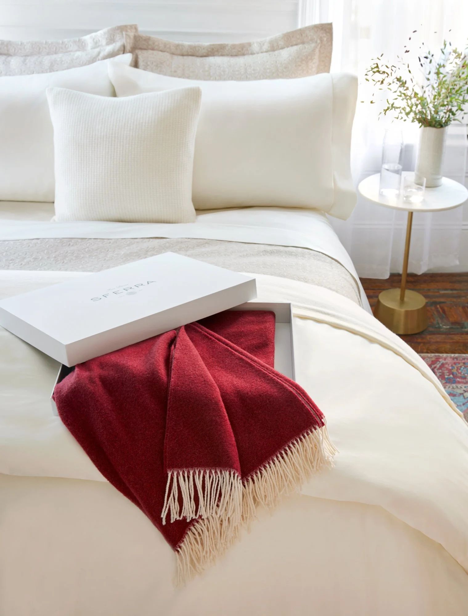 SFERRA-HOLIDAY-BED-THROW-4036_v4.jpg
