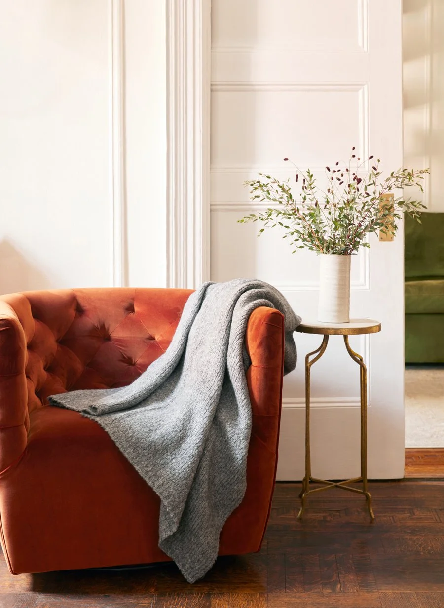 SFERRA-HOLIDAY-LIVING-ROOM-THROW-3851_v3.jpg