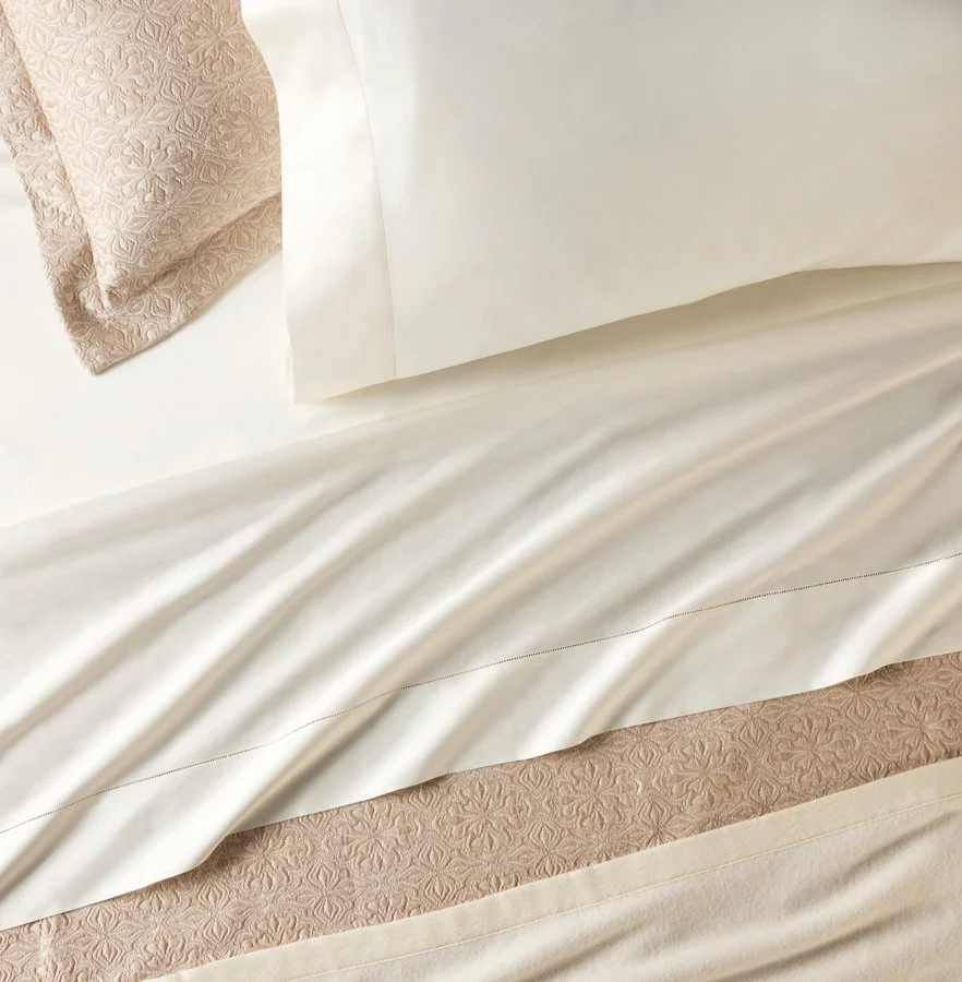 SFERRA-HOLIDAY-BED-DETAIL-4329_v1.jpg