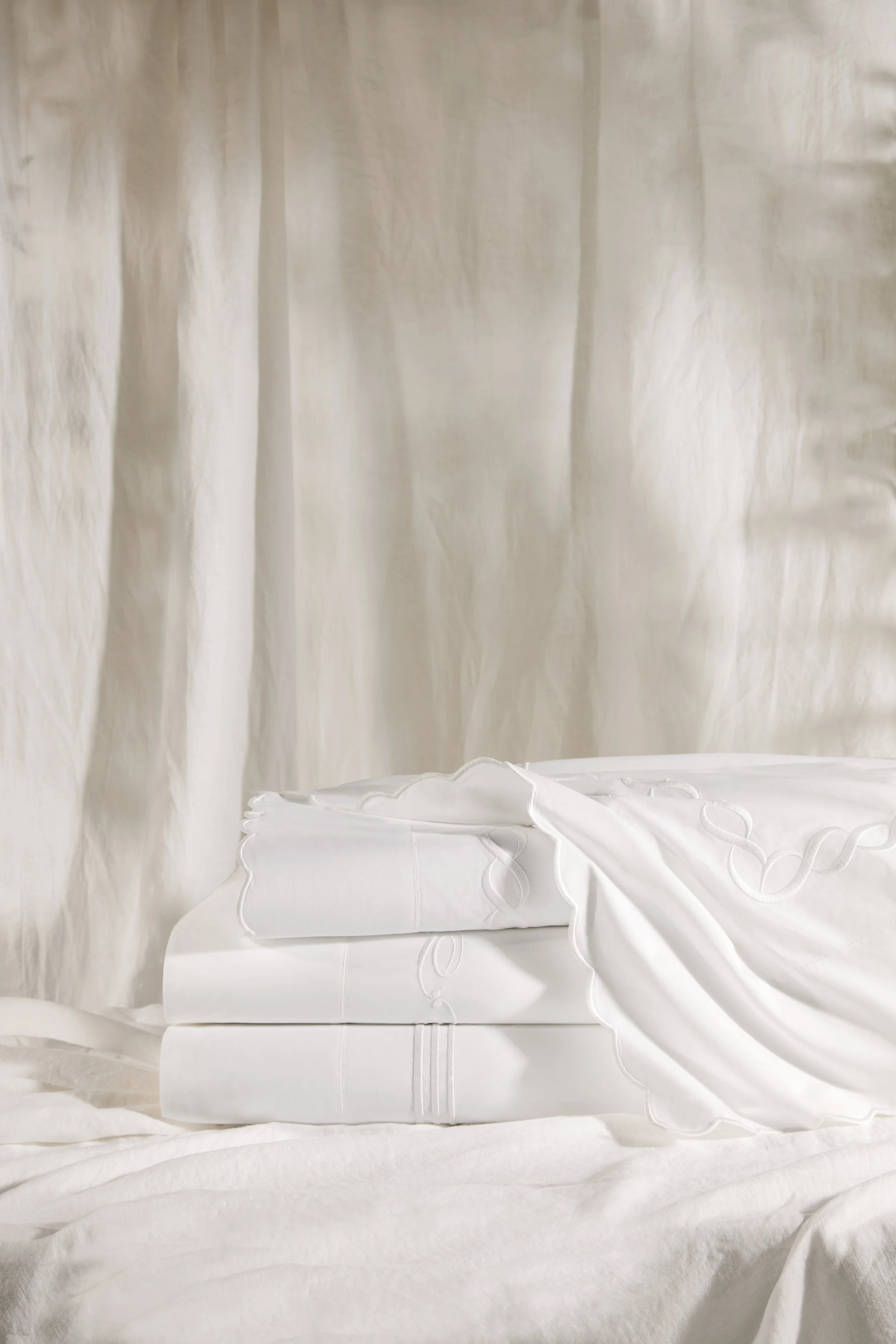 PRATESTI-WHITE-SHEET-SUNSHIINE-LIFESTYLE_v2.jpg