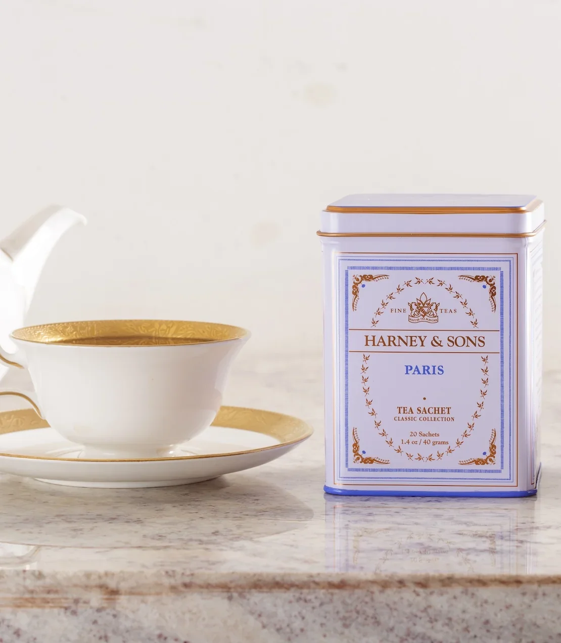 Paris_Classic_Tin_of_20_Sachets_Mood1.webp