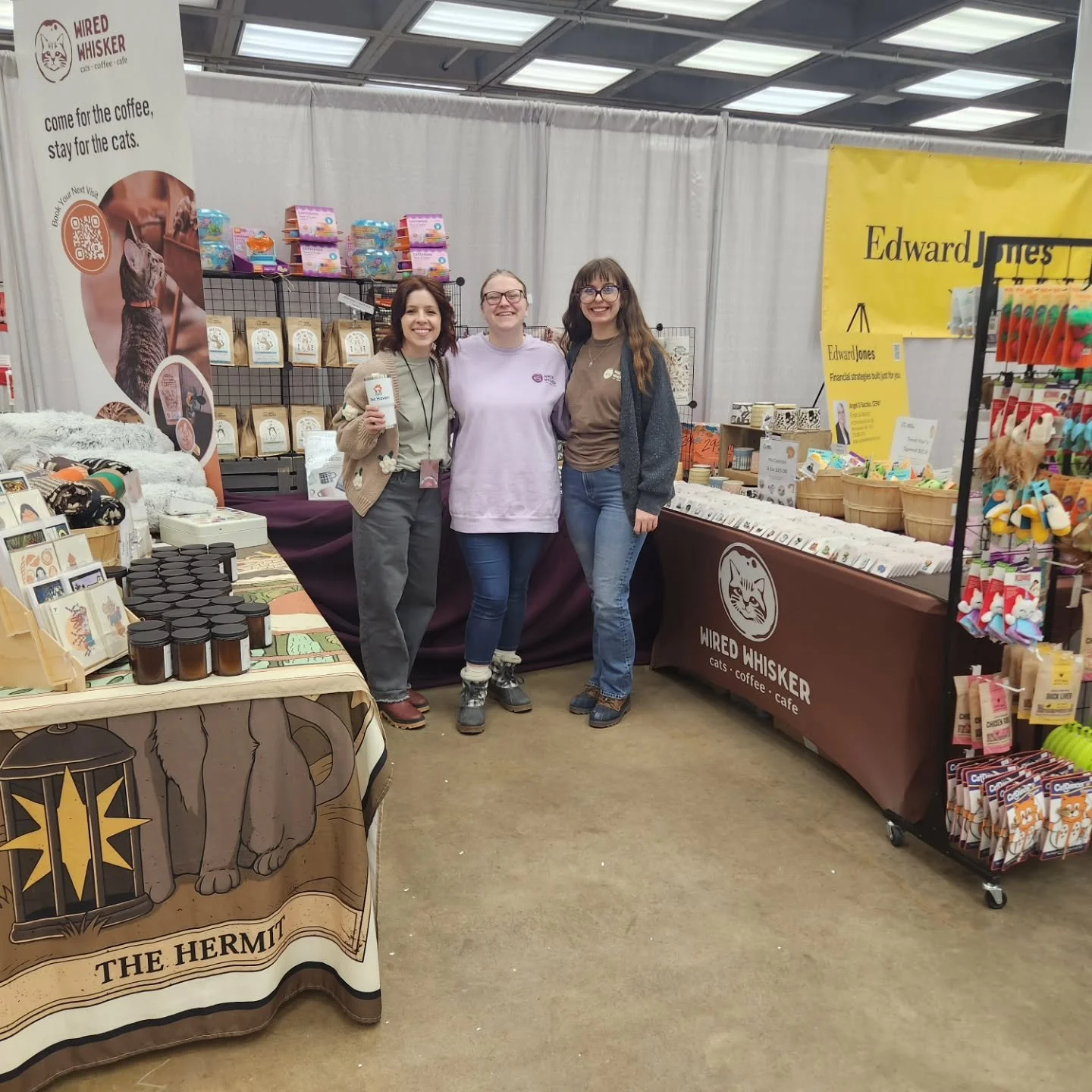 Women's Expo is in full swing down here at the @deccduluth! Join us for this free event until 3pm today. We've got fun deals just for the event including 2 for $40 scarves, candle bundles, freebies on cat toy purchases and more! 🛍 #catches #events #