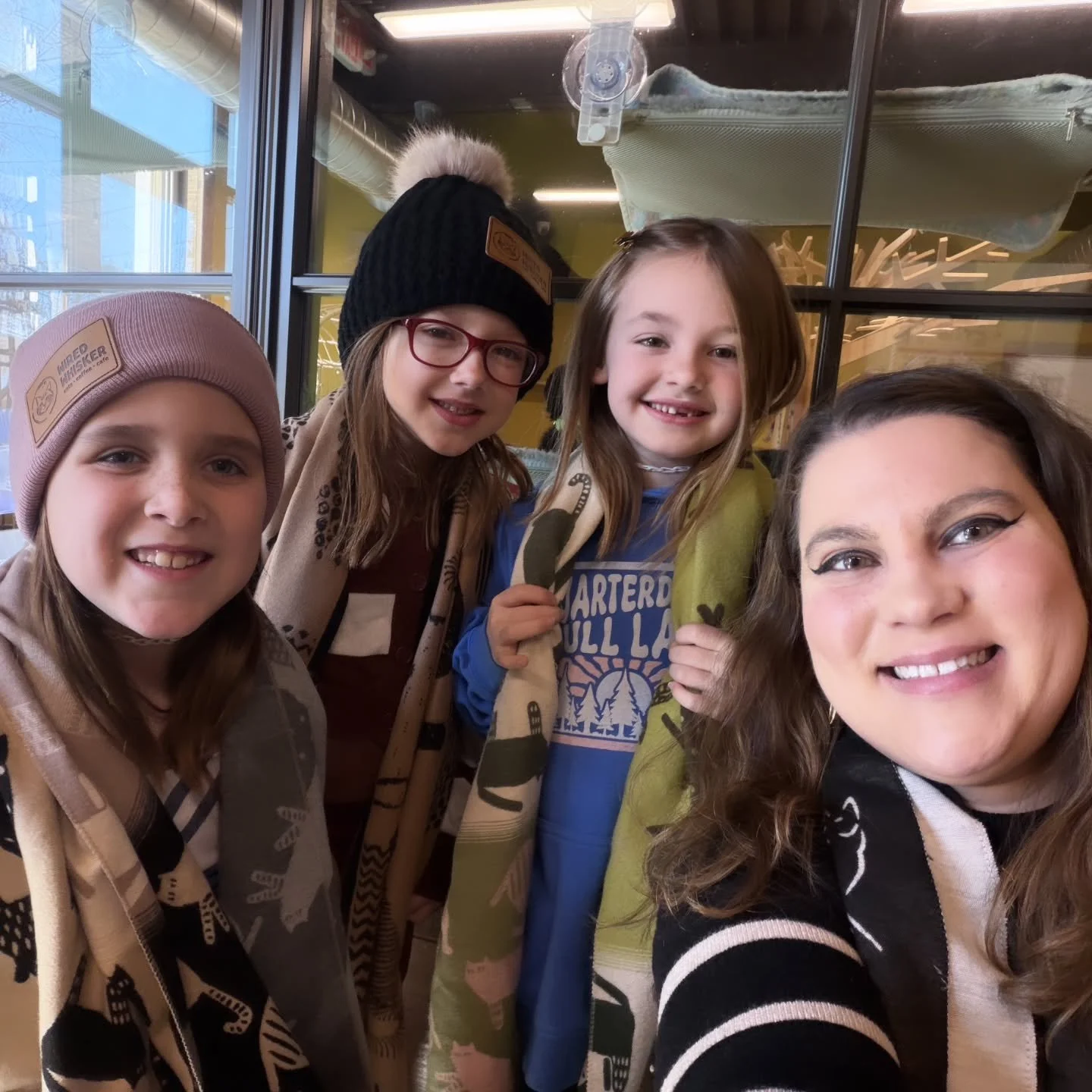 Check out that swag! Our incredible veterinary volunteer, Kari, brought some little friends to the cafe for sweet treats and kitty watching today! Matching WW beanies ✅️ cat scarves ✅️ free entertainment by silly kitties ✅️#sundaygoals #catcafe #wire