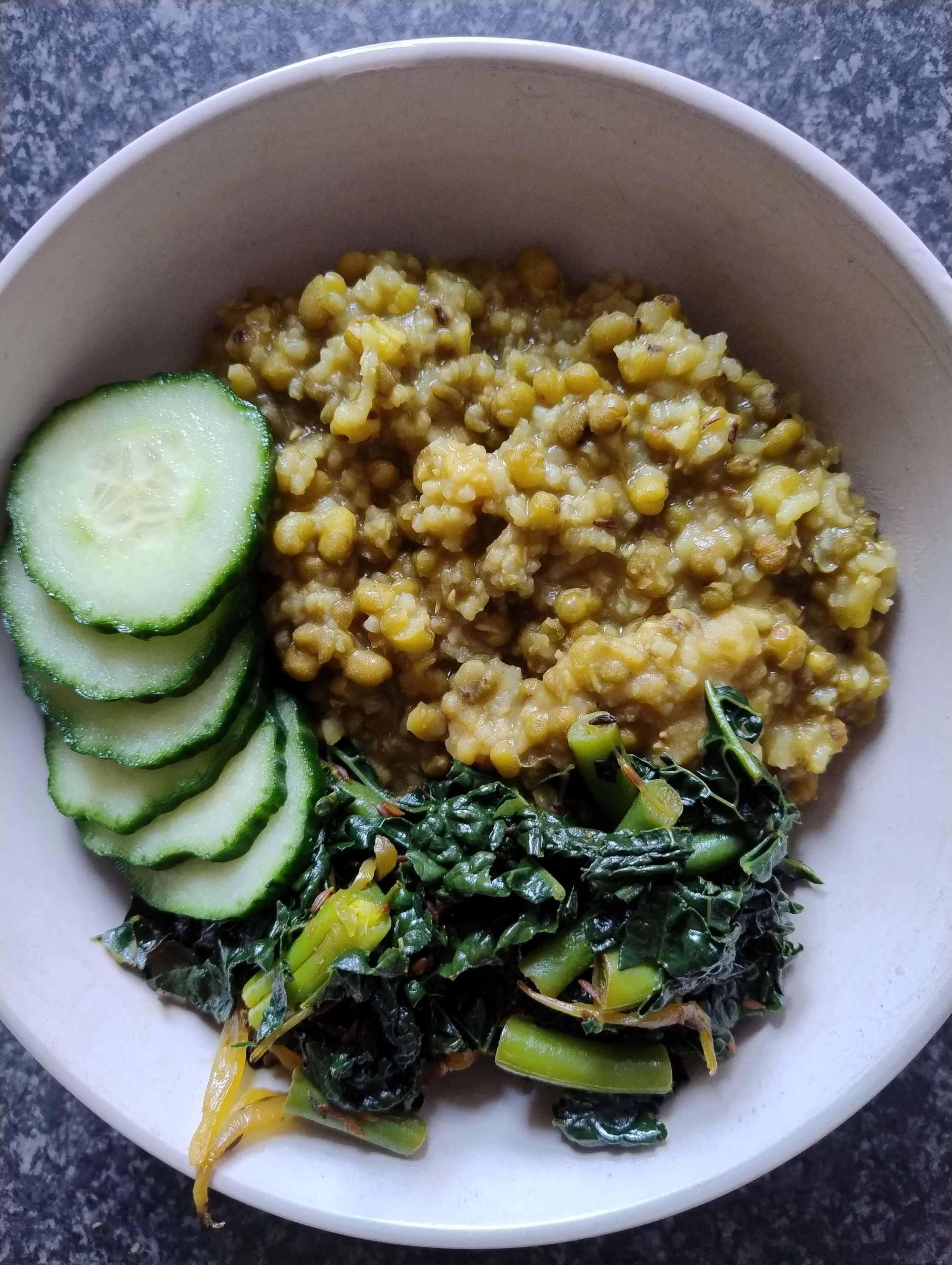 Kichari-with-salad.jpg