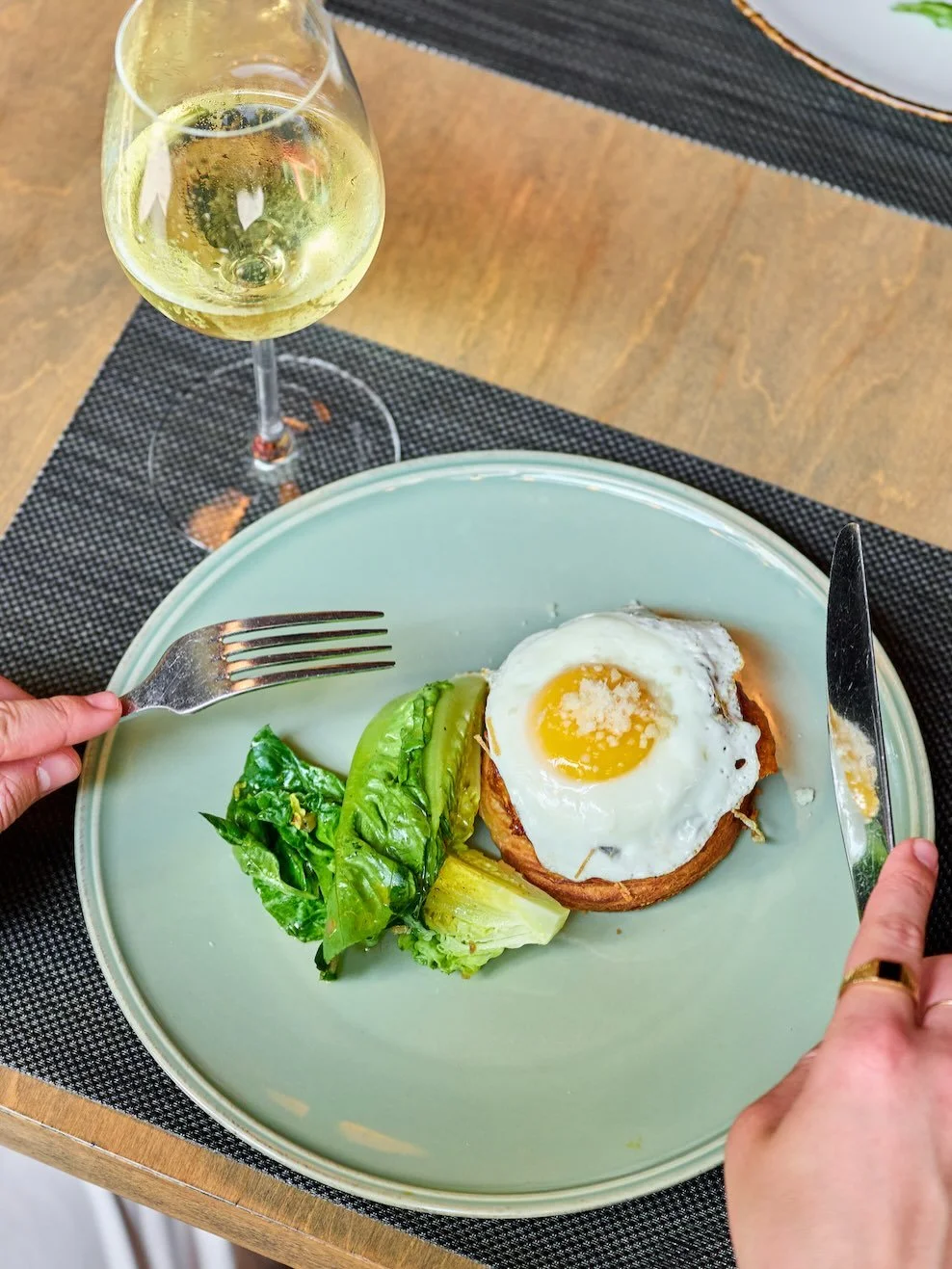 A croughnut on its own? excellent ⁠
A Savory Croughnut Madame served with rosemary-parmesan croughnut, ham, tarentaise cheese, and afried egg? exceptional