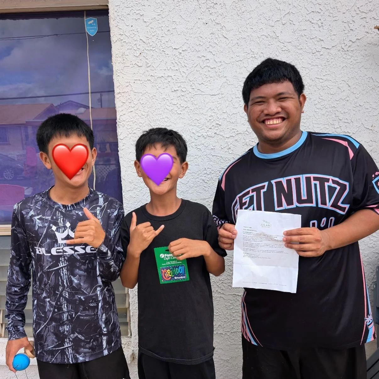 Our heart is to help families who are going through cancer treatment and bring a little relief by providing practical resources, makana (gifts and gift cards), and educational support to help families navigate cancer treatment and recovery.

Here is 