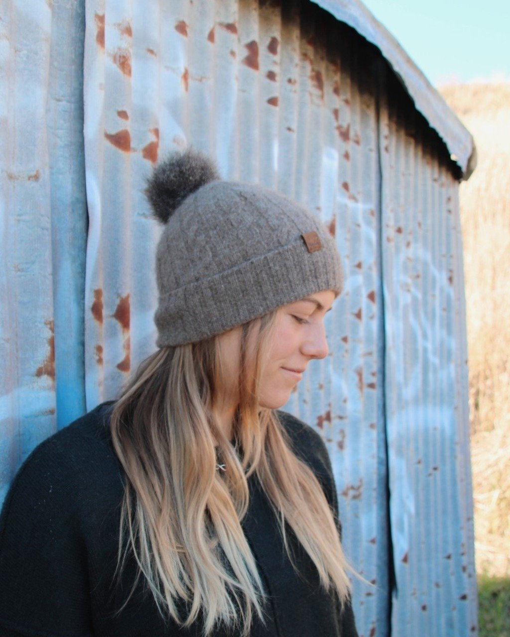 Embracing autumn with Wyld's Cosy hat. Only a few left until our pom pom restock from @fiordland_furs 
So buy now - link in bio
#fallfashion #nzautumn #nzwool