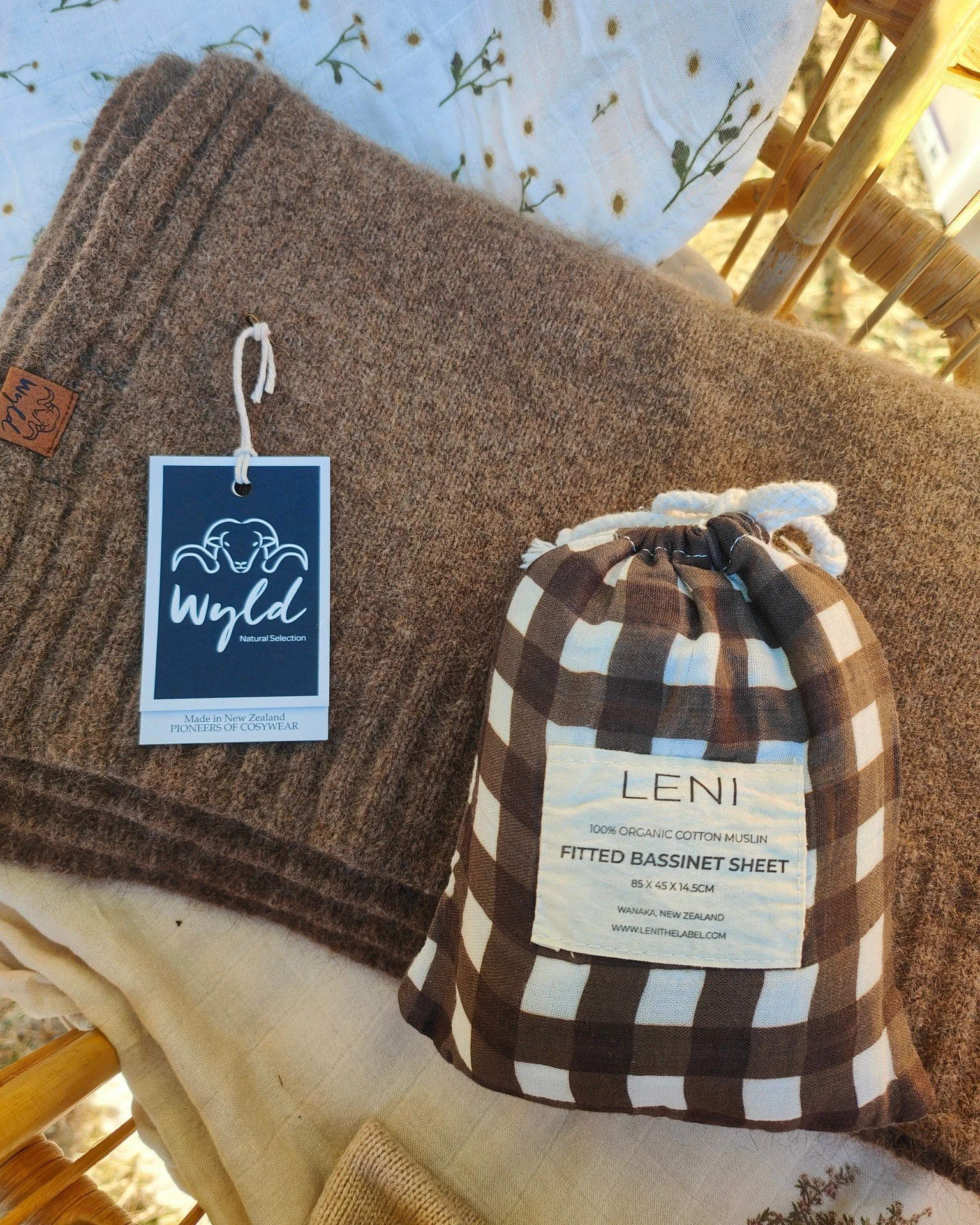 Perfect baby cosyness @leni.the.label and a Wyld baby blanket