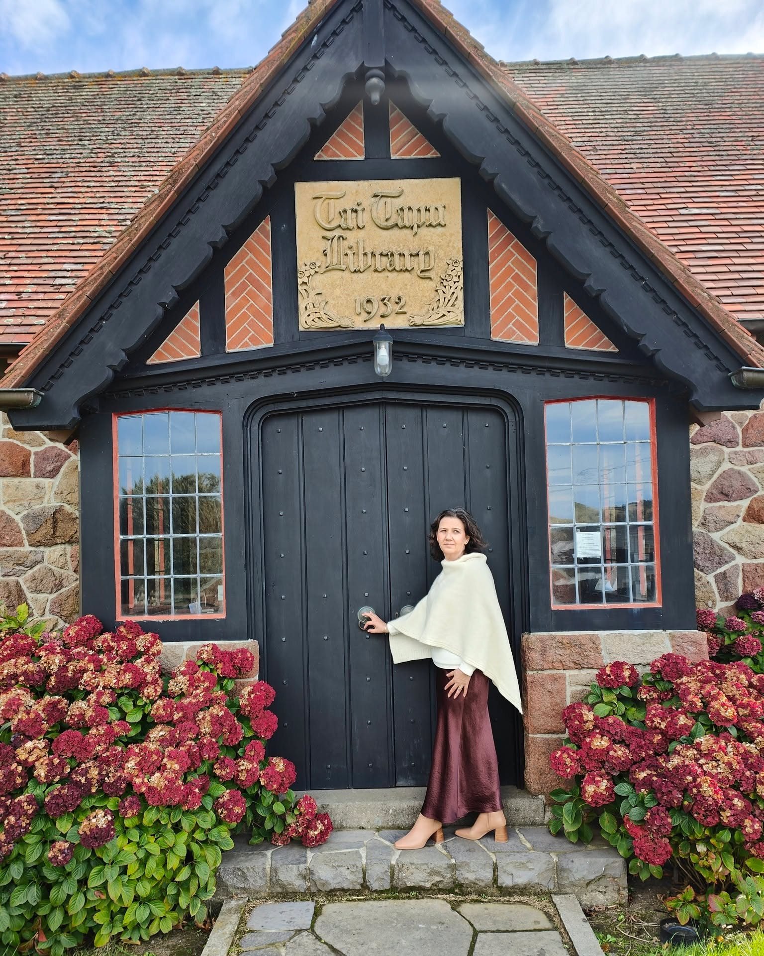 Chocolate tones + Bohepe softness 🤎.
Thanks, Becs from @style4uimageconsultant, for encouraging me to buy this skirt last season.

#timelesstones #wyldfashion #alpaca #woollove