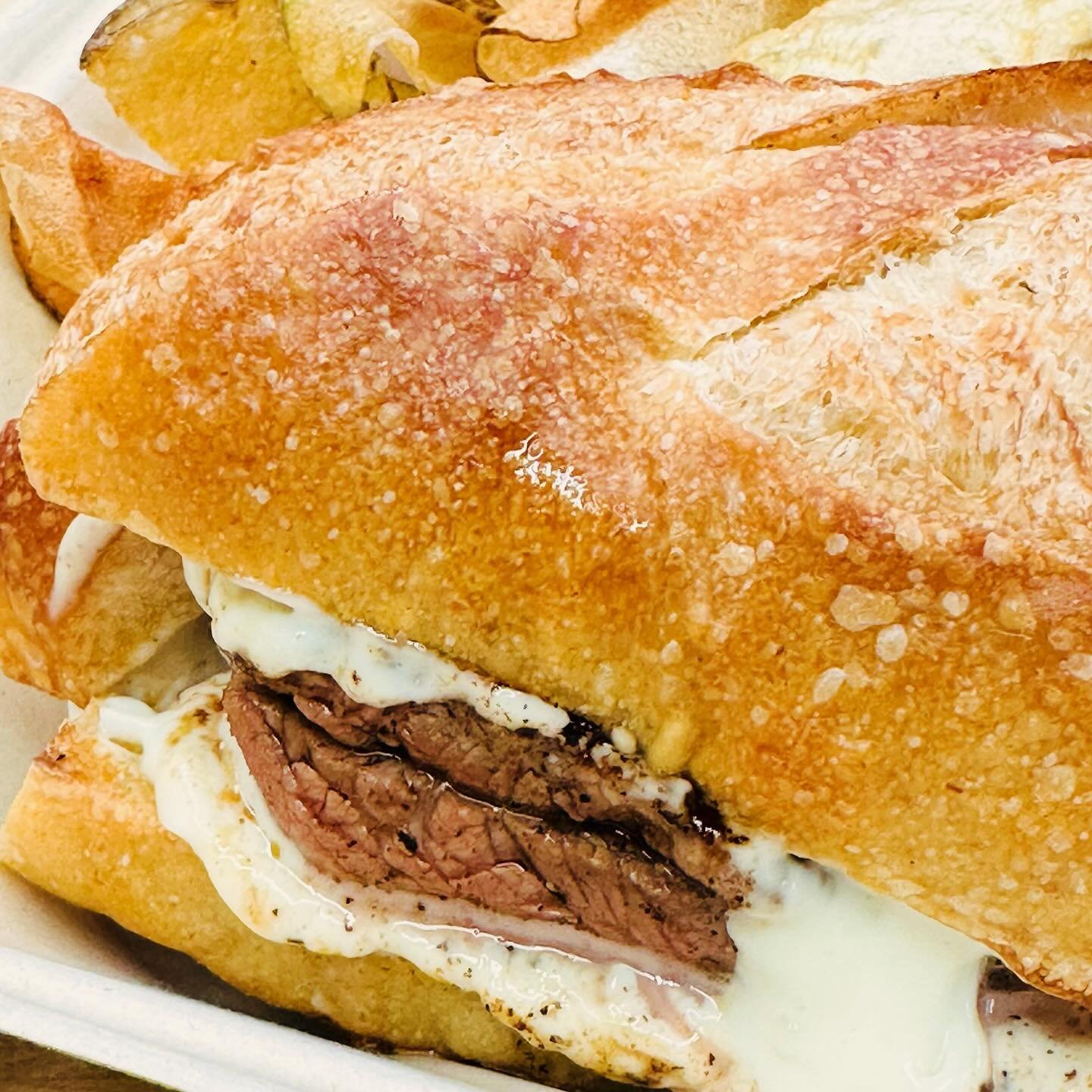 Steak Sandwich (Glamour Shots). #deliveryavailable #doordash #steaksandwich #bestofsouthernoregon #bestlunchspot #downtownmedford #whattoeatinsouthernoregon #cherrystreetmeats #philippethebaker #roguecreamerysmokyblue #mediumrare #creamy #perfection 