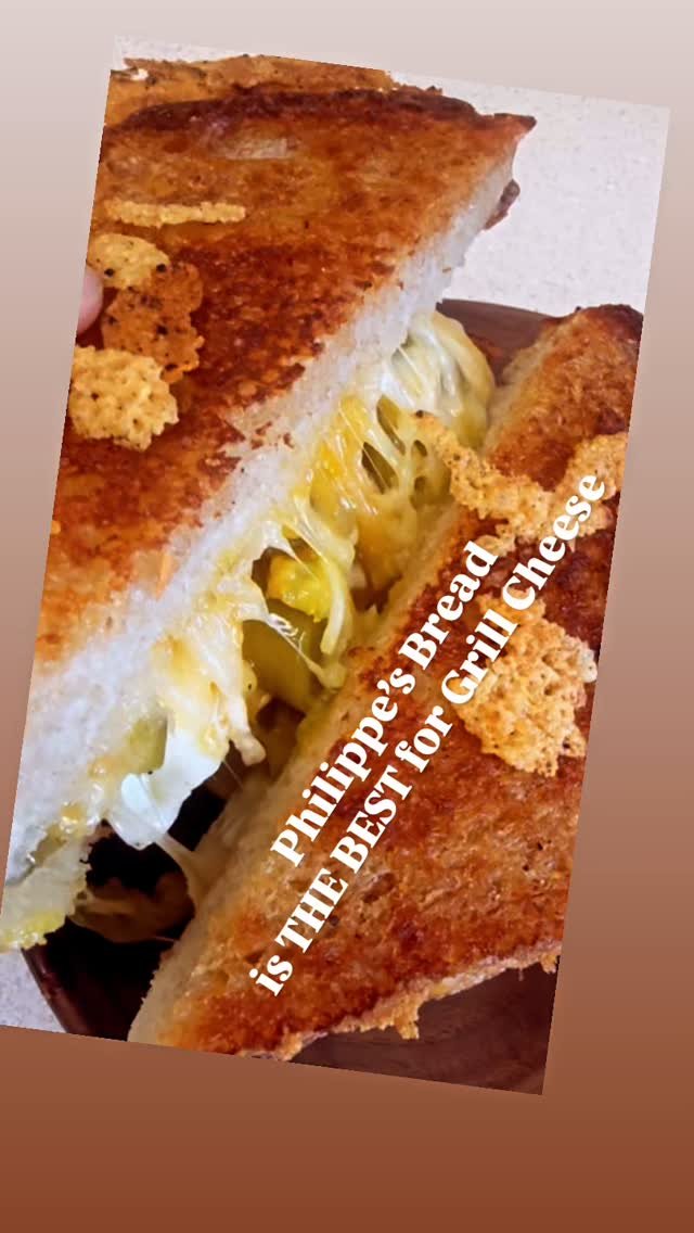 It’s true! @philippesbread is the best loaf for our Famous Grilled Cheese. So dang good!!
Taste your childhood, but better.
#kerrygoldbutter #tillamookcheddar #kerrygoldagedcheddar #philippesbread #pickledjalapeños #putaneggonit #downt