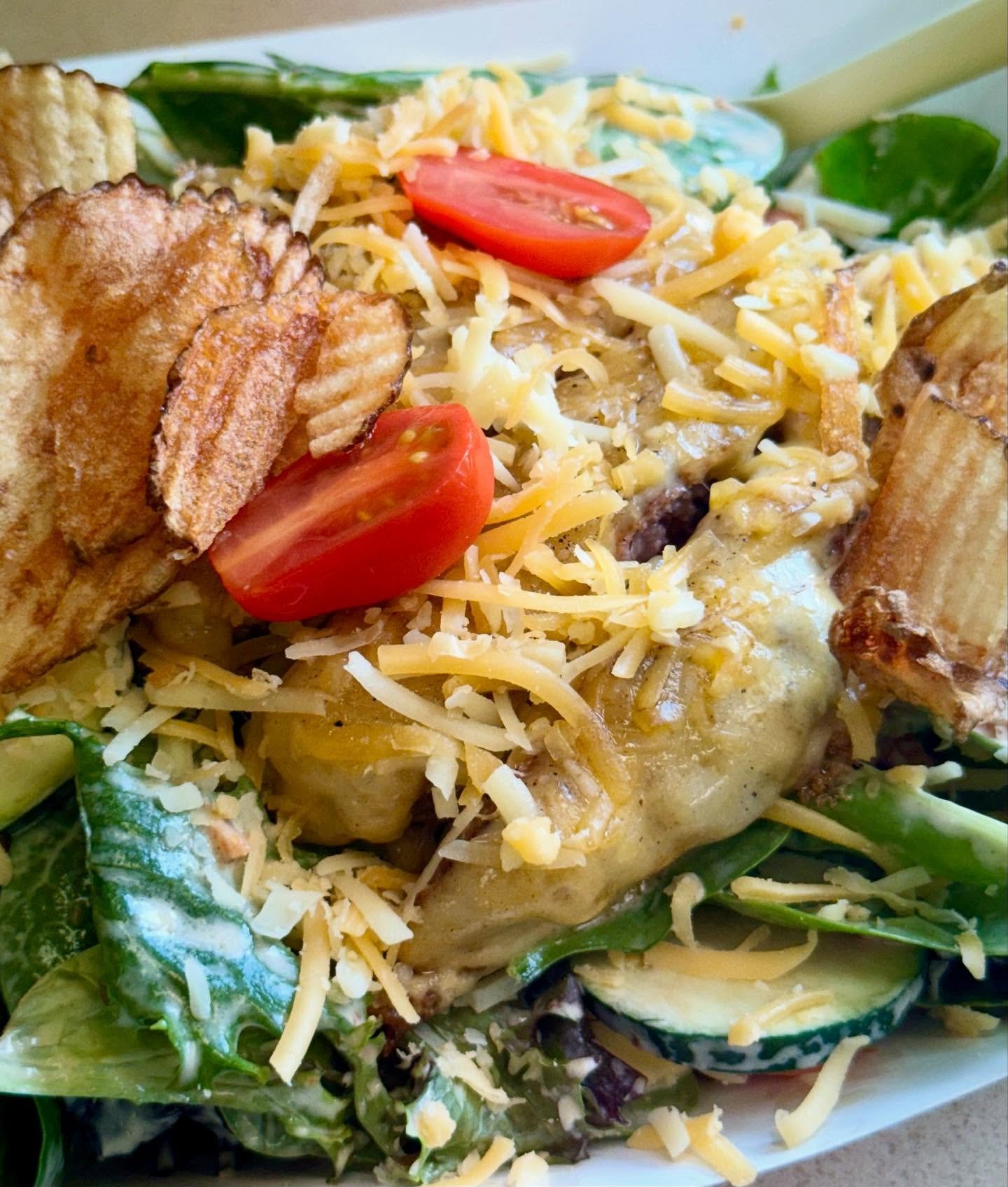 CHEESEBURGER SALAD. You are welcome.
#downtownmedford #local #organic #delicious #happylunch #happyeveryday #happycheeseburger #happyluncheonette